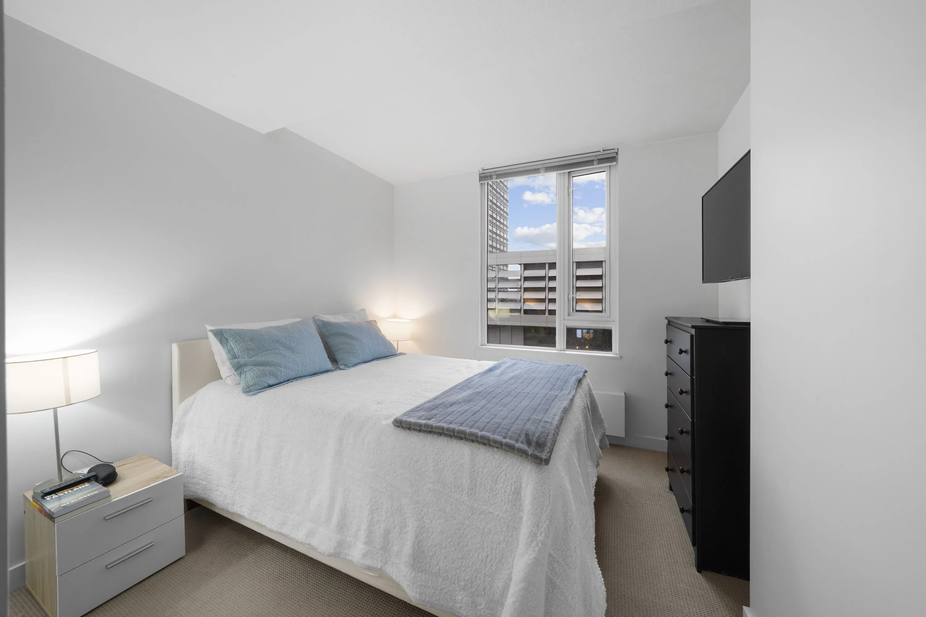 811 489 Interurban Way
