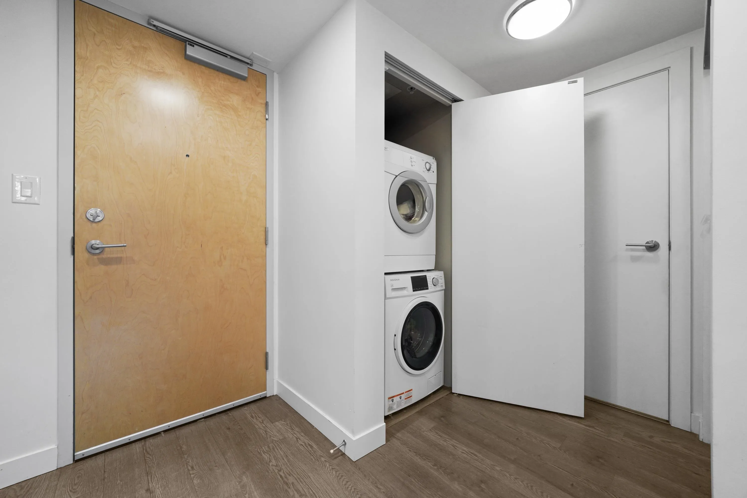 811 489 Interurban Way