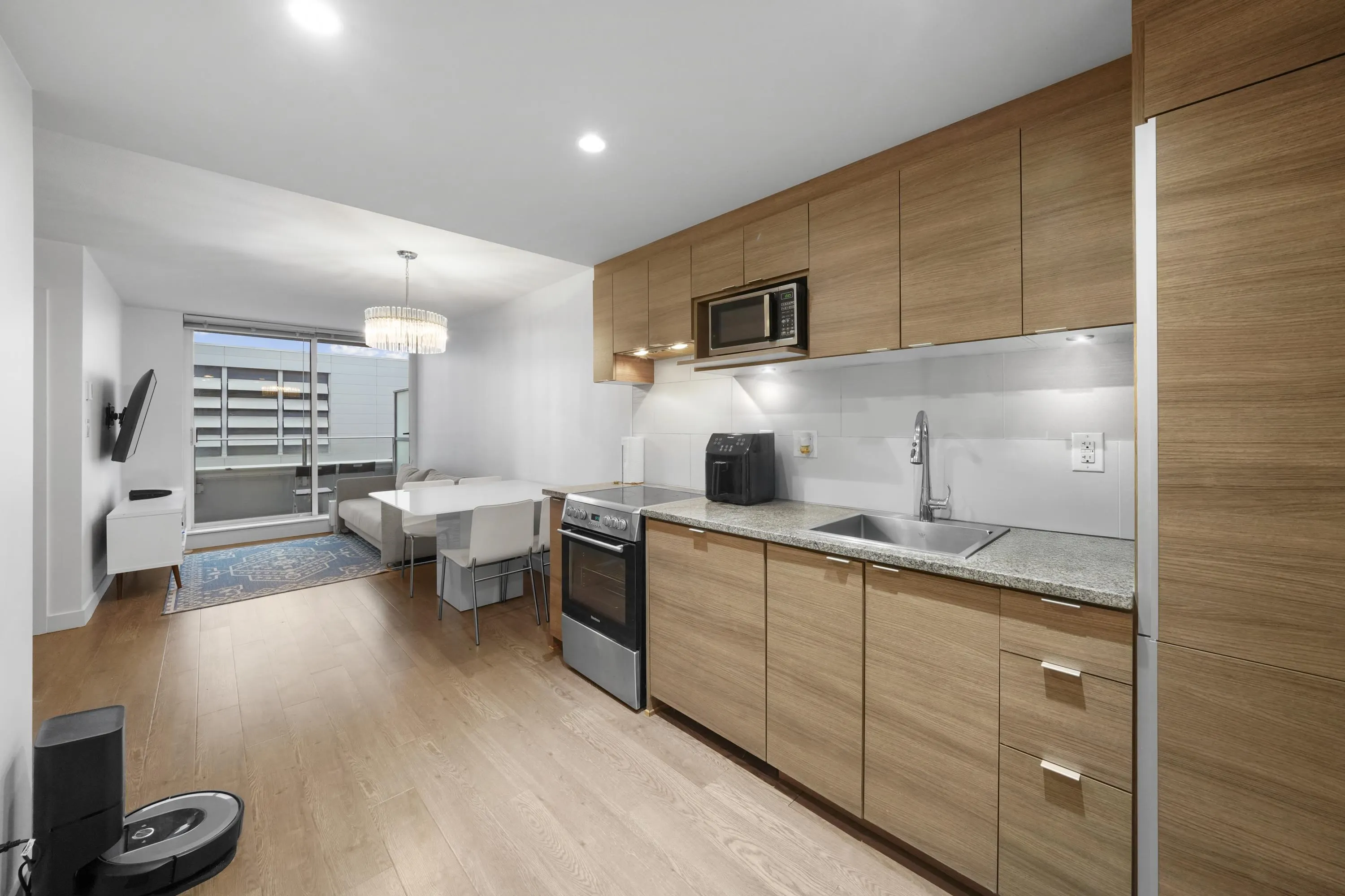 811 489 Interurban Way