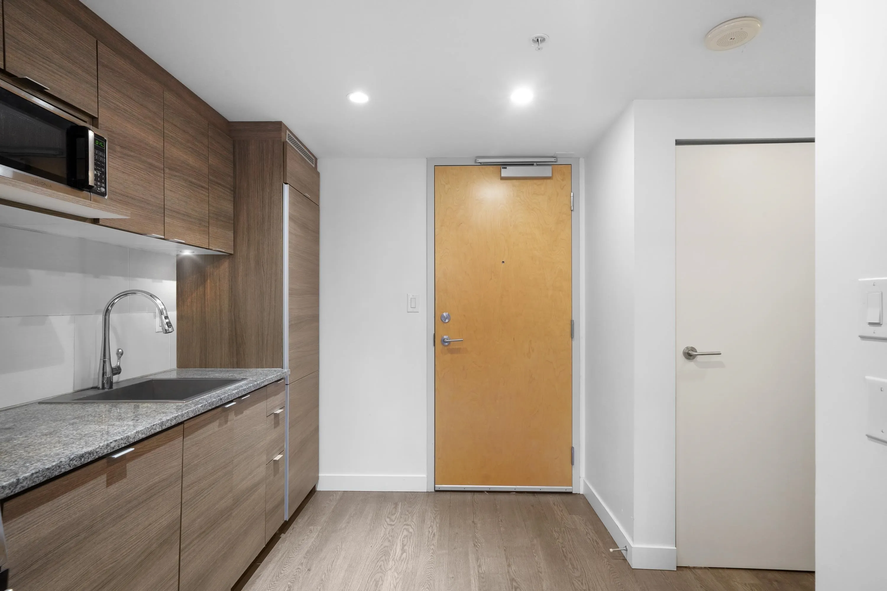 811 489 Interurban Way