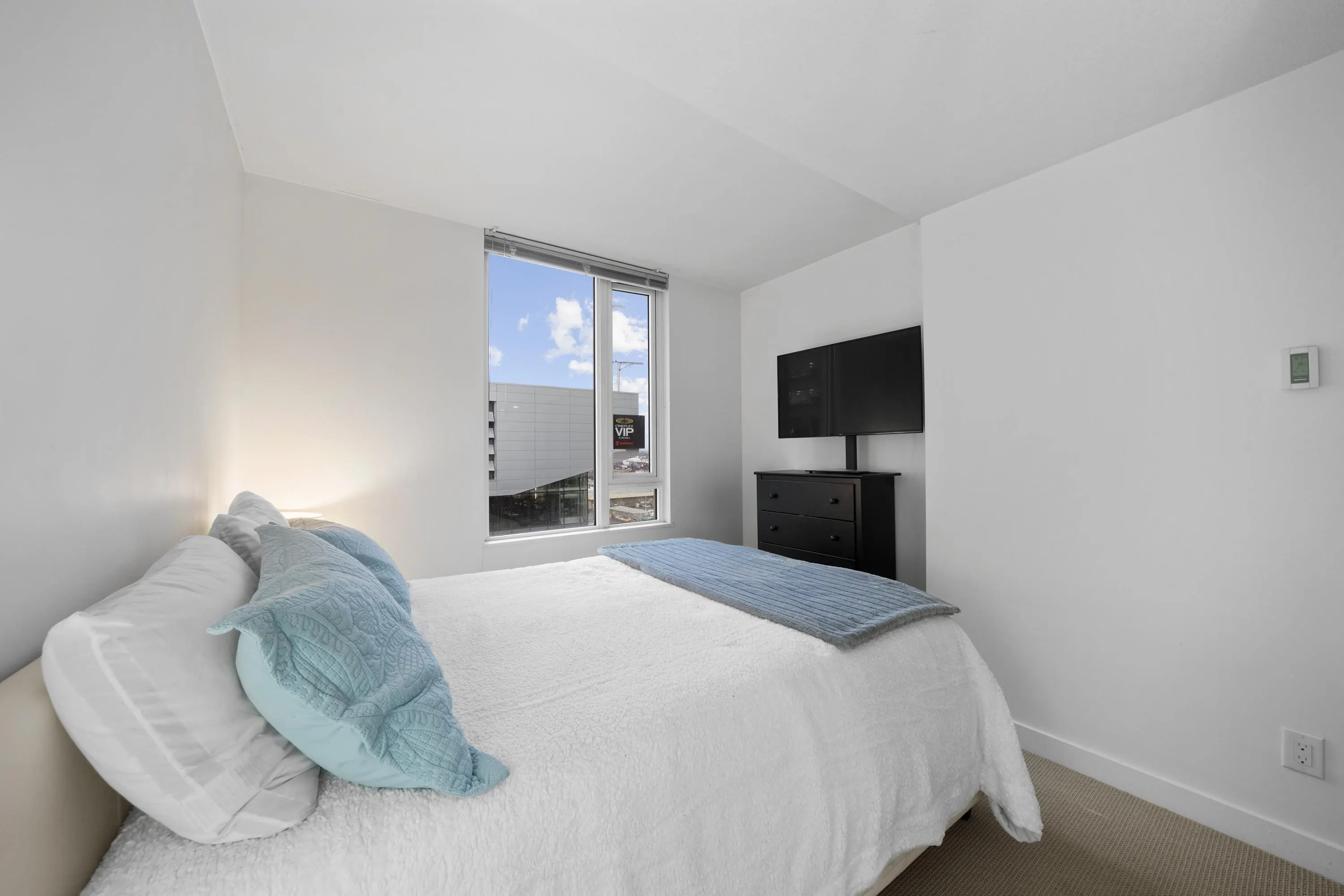 811 489 Interurban Way
