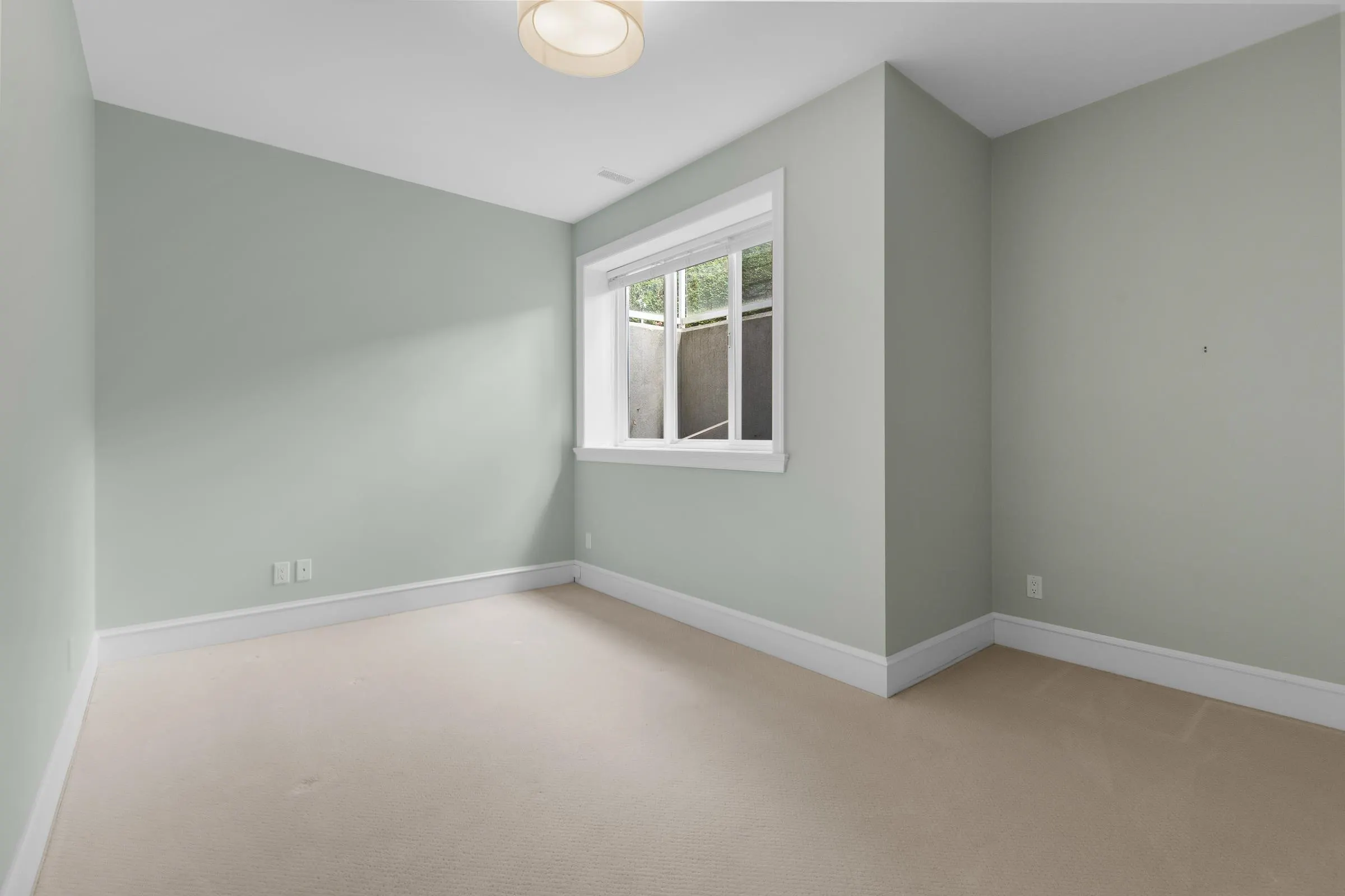 3388 Canterbury Drive
