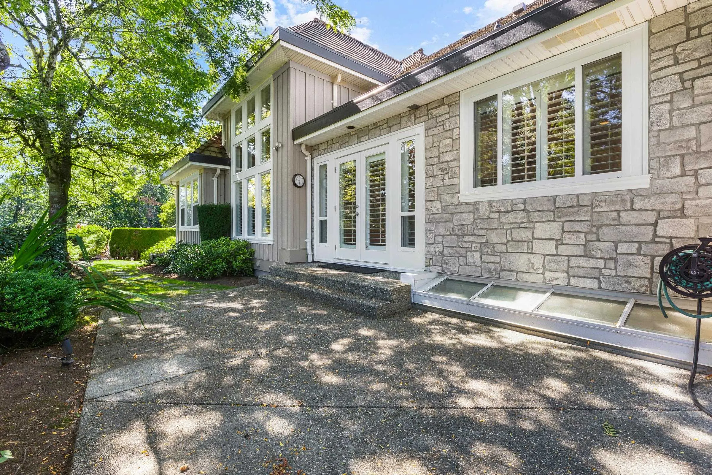 3388 Canterbury Drive