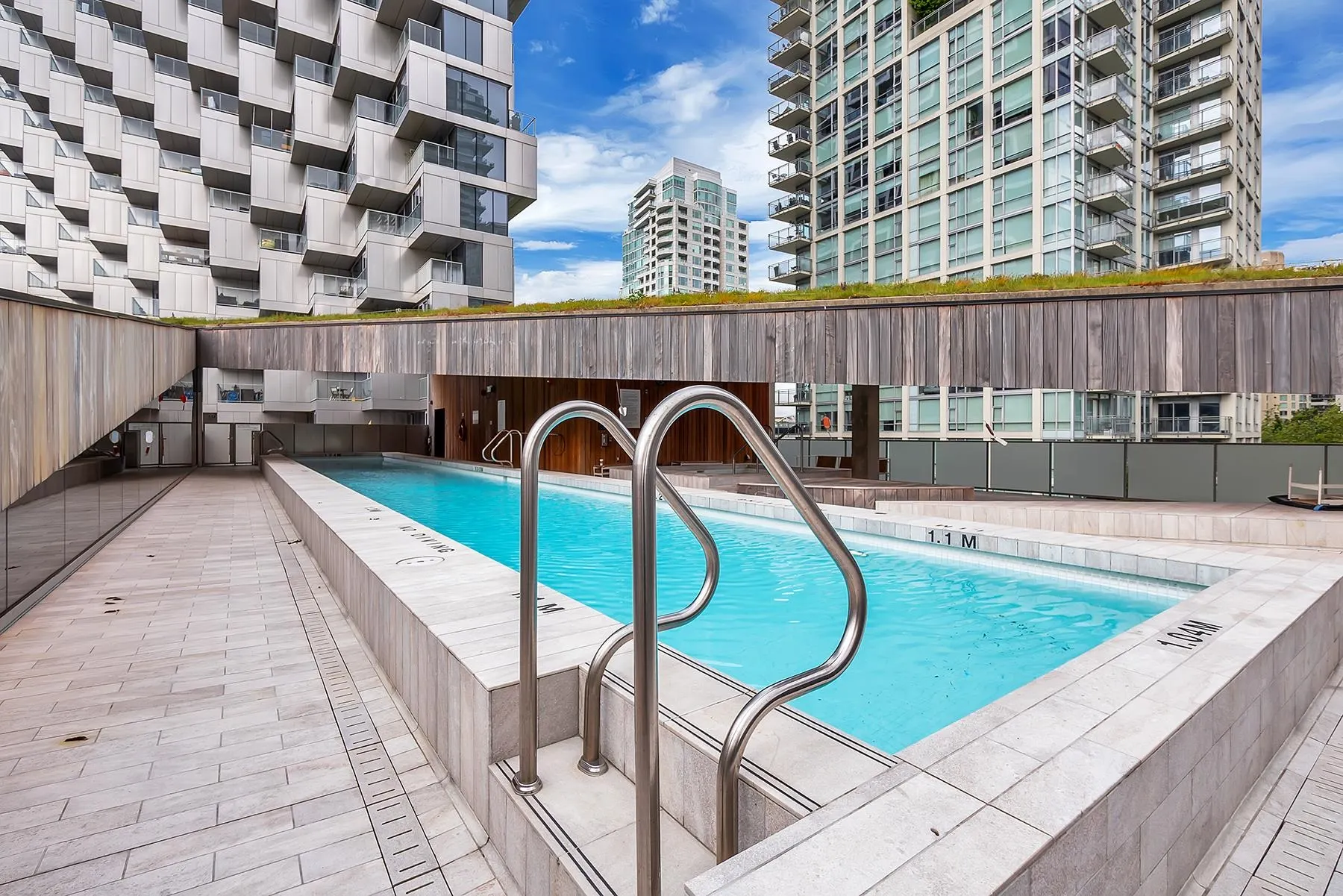 3602 1480 Howe Street