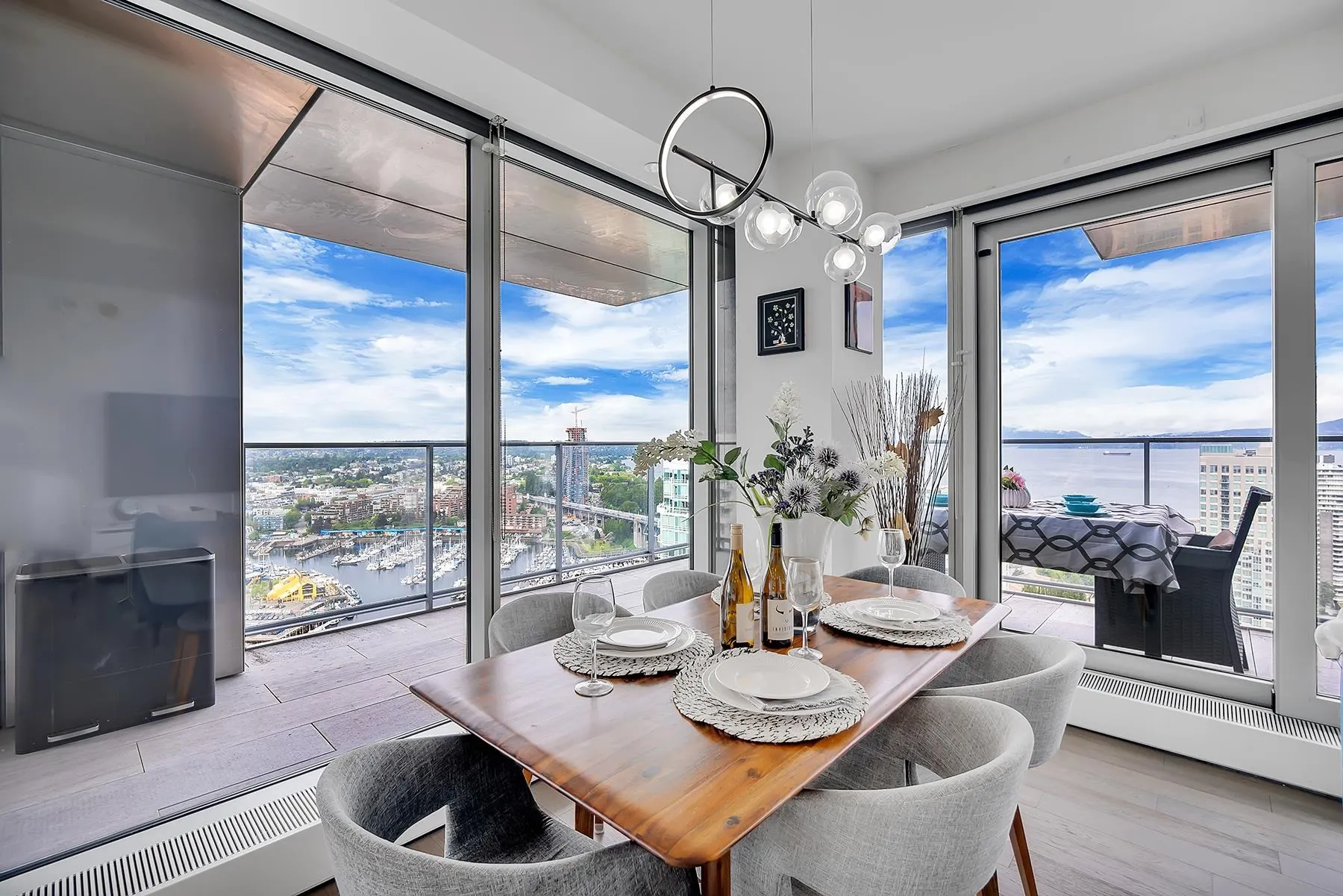 3602 1480 Howe Street