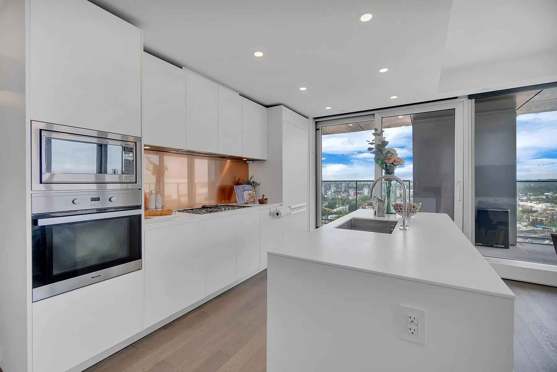 3602 1480 Howe Street