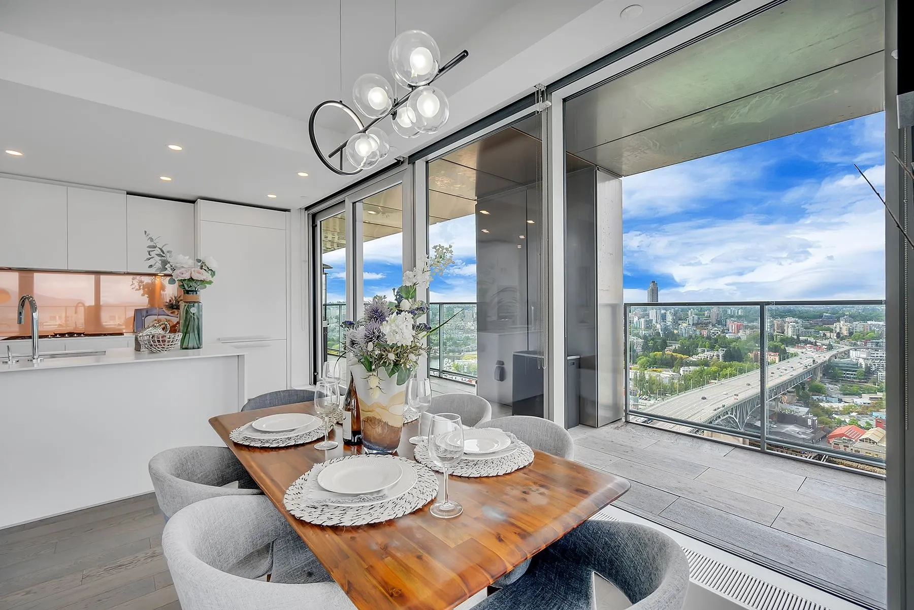 3602 1480 Howe Street