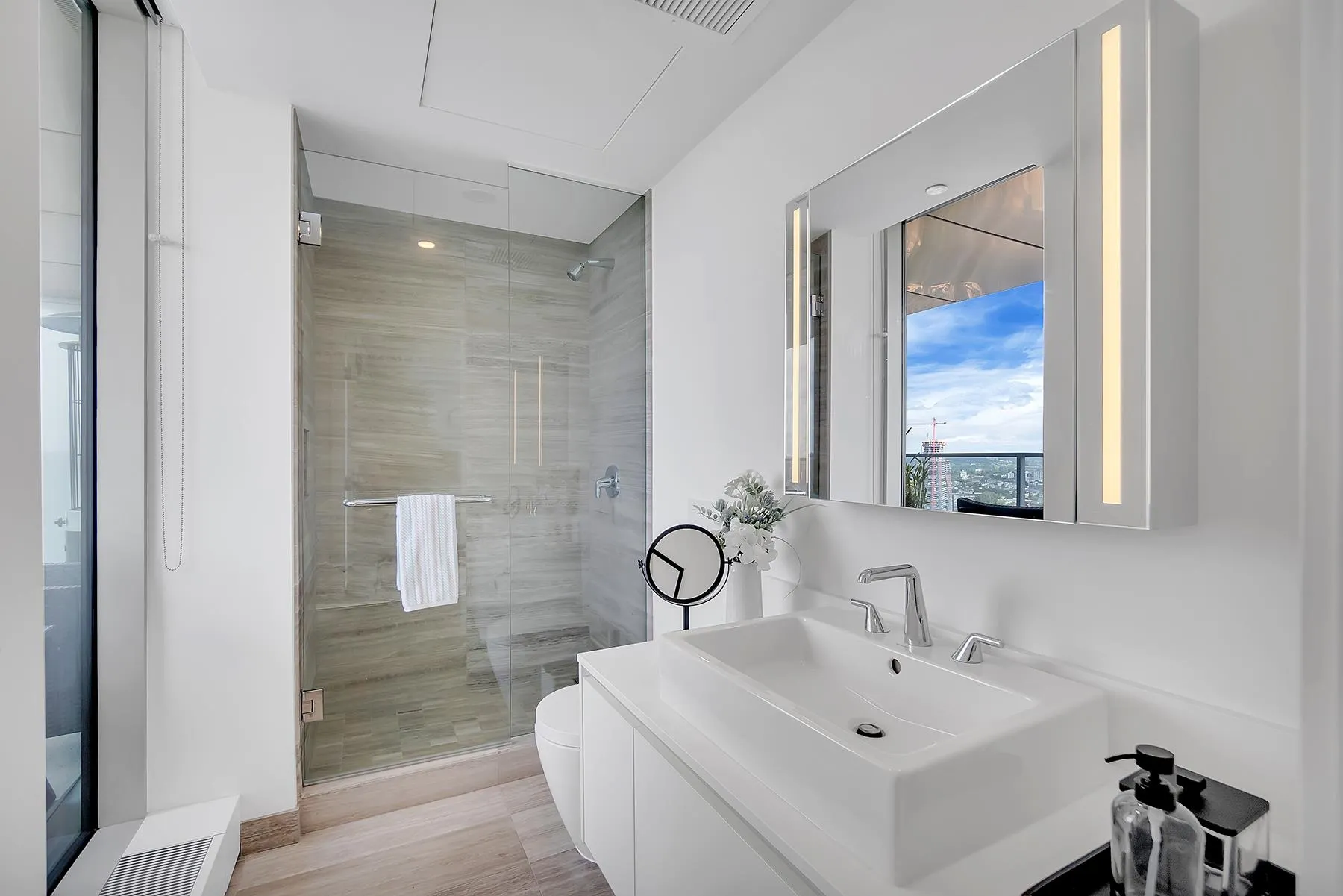 3602 1480 Howe Street