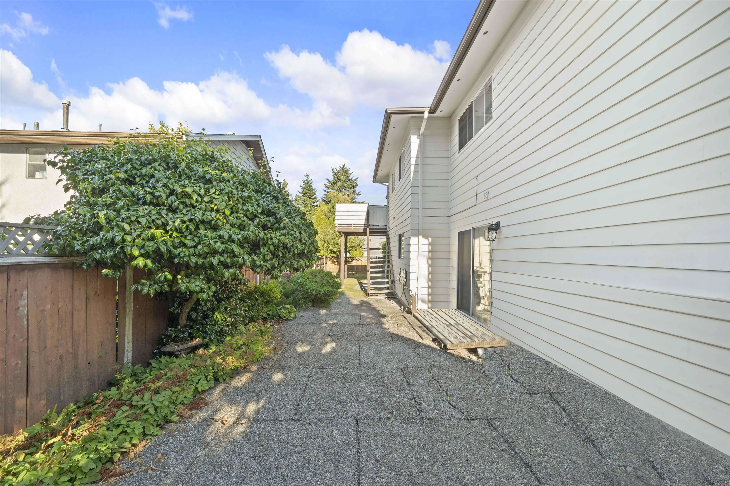 8431 Rosebank Crescent