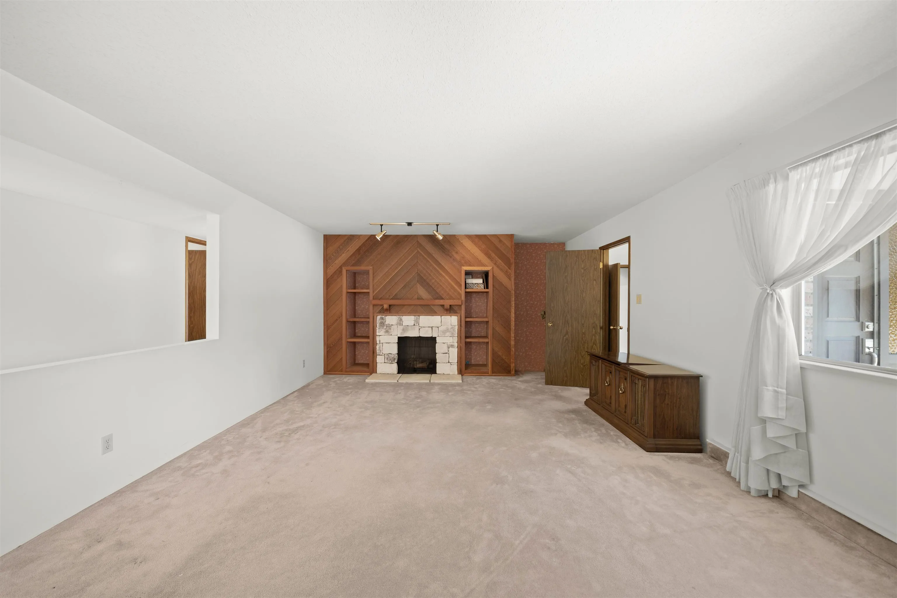 8431 Rosebank Crescent