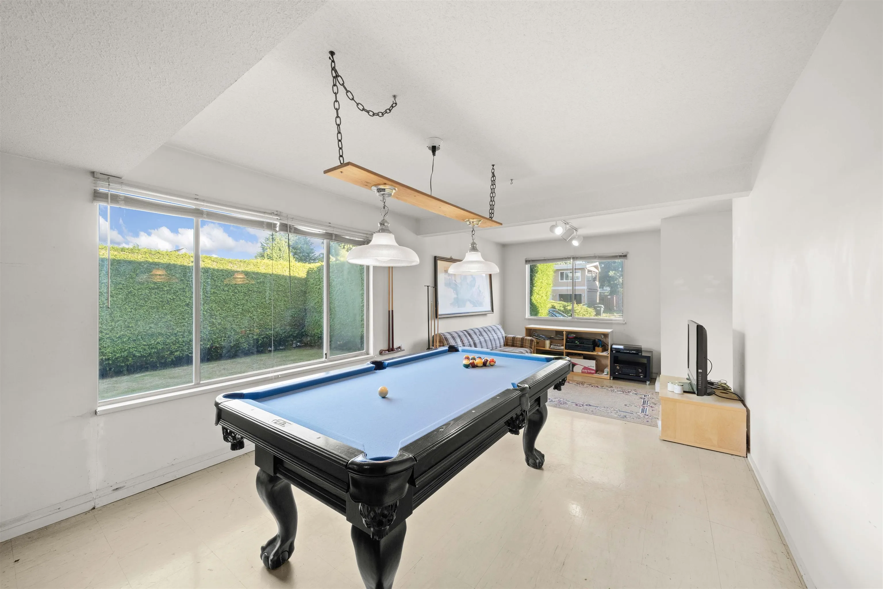 8431 Rosebank Crescent