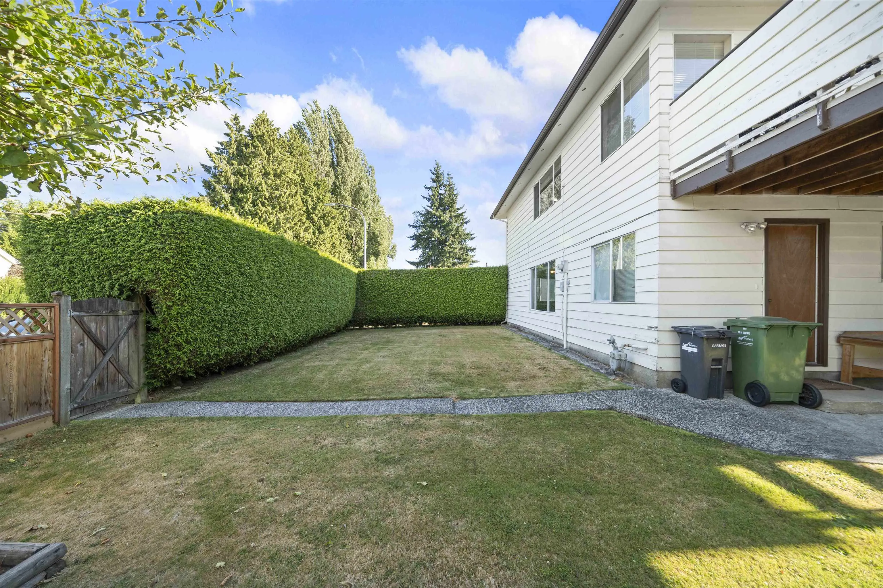 8431 Rosebank Crescent