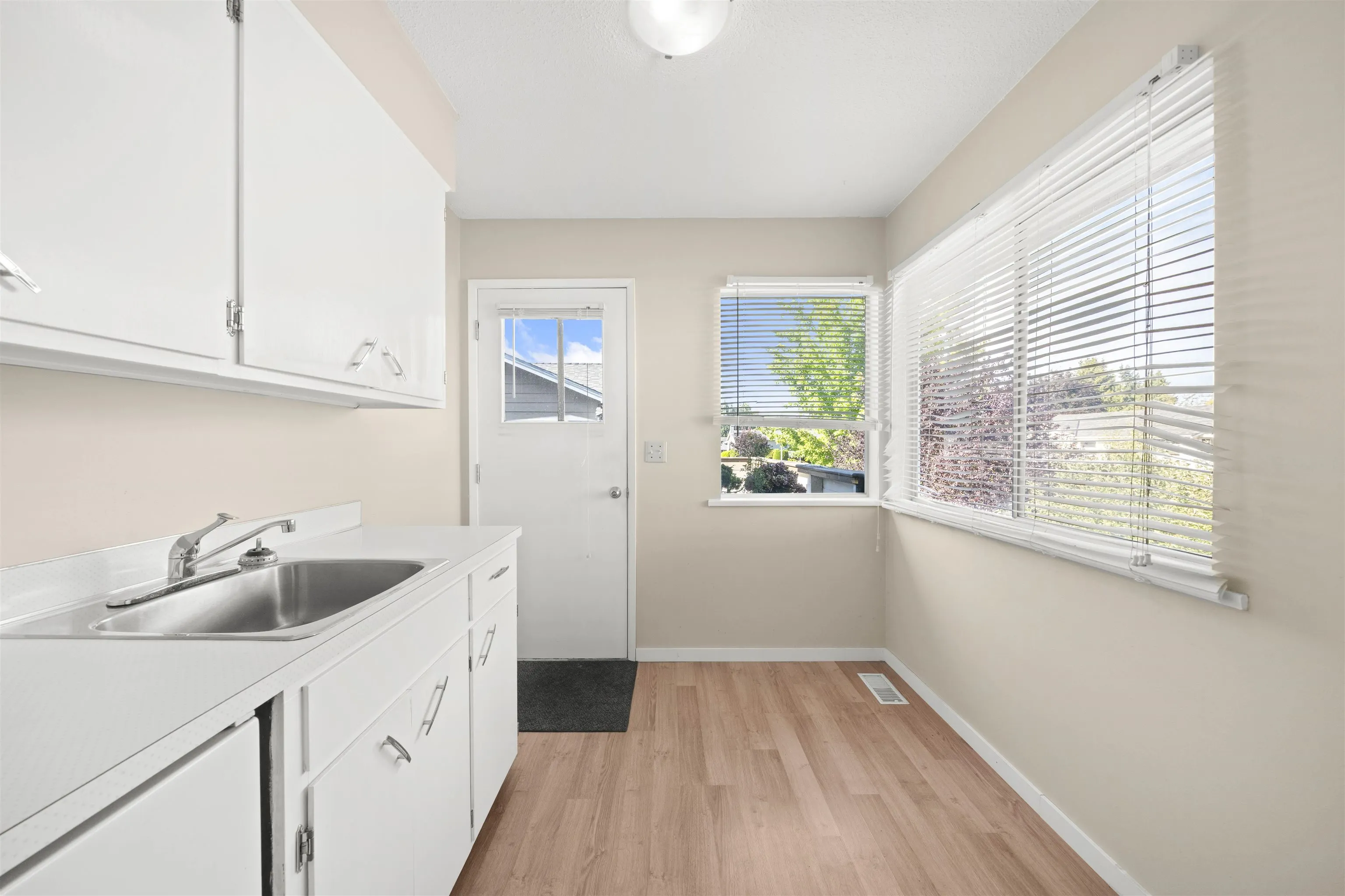8431 Rosebank Crescent