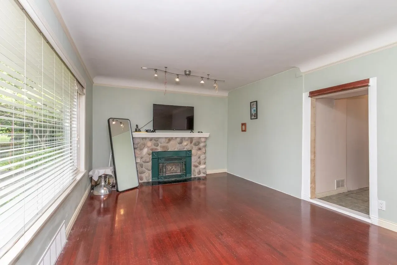 341 W 24th Street