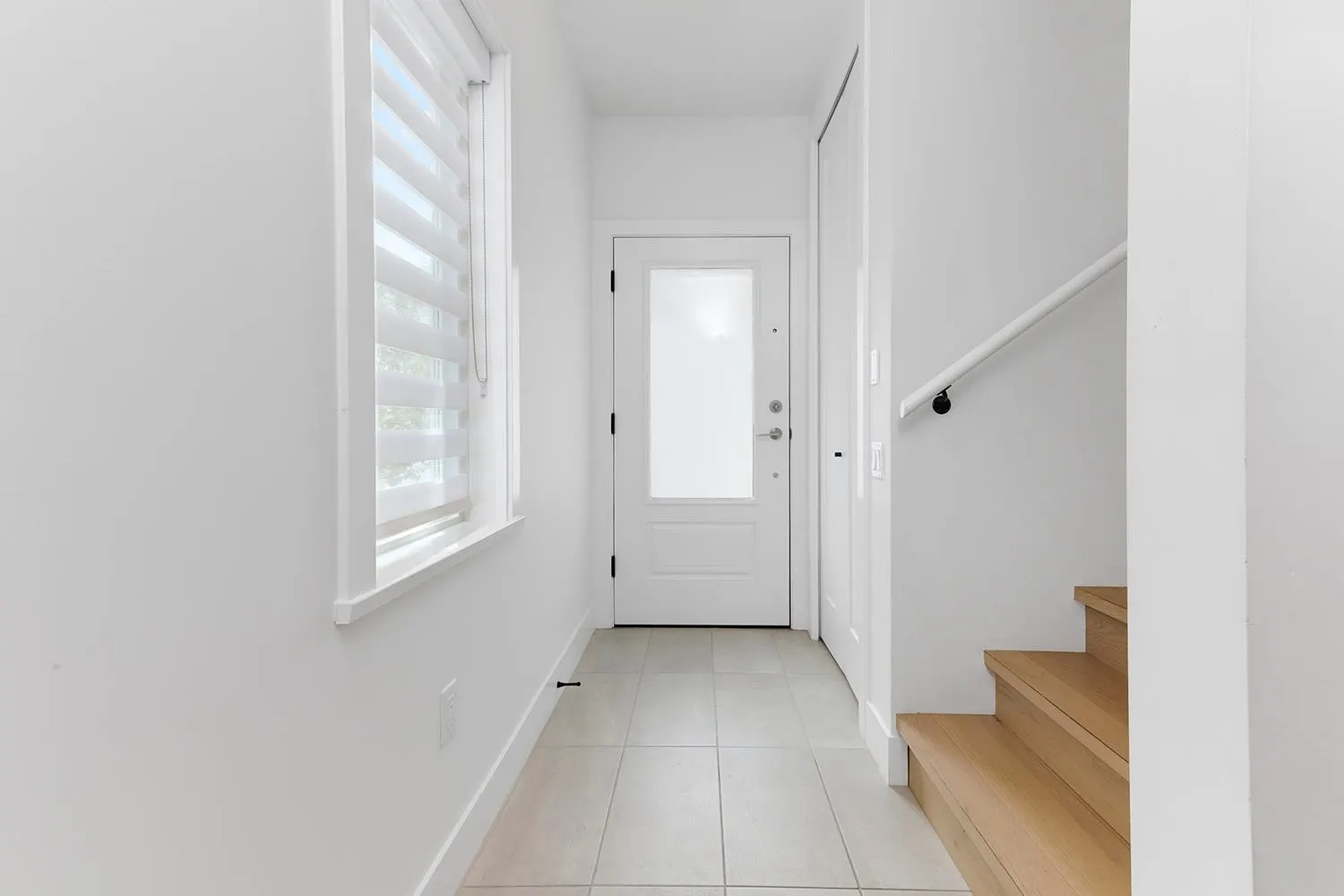 120 4638 Orca Way