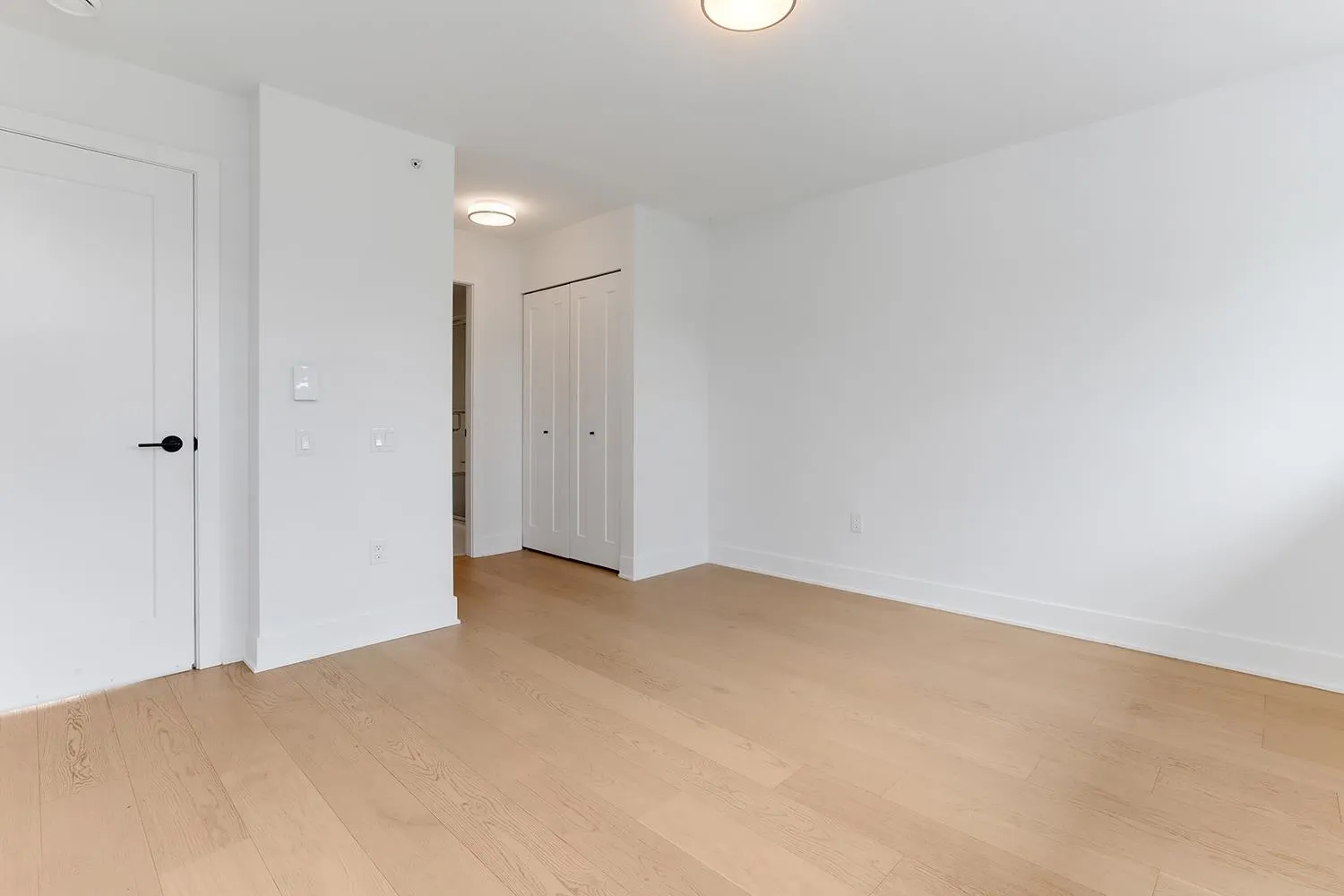 120 4638 Orca Way