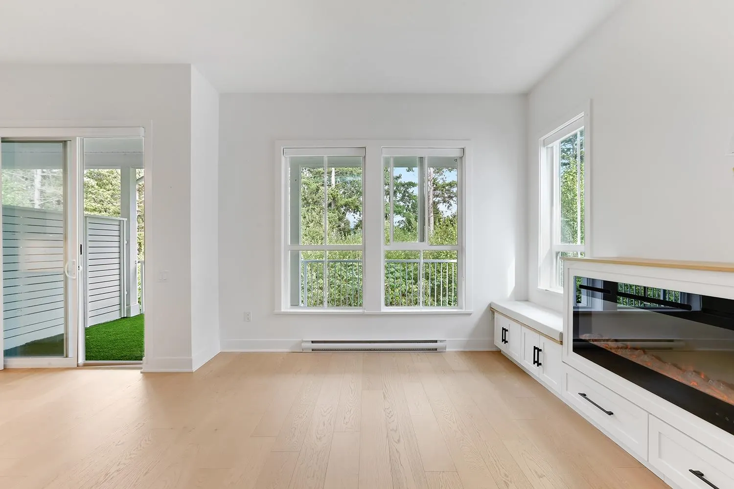 120 4638 Orca Way