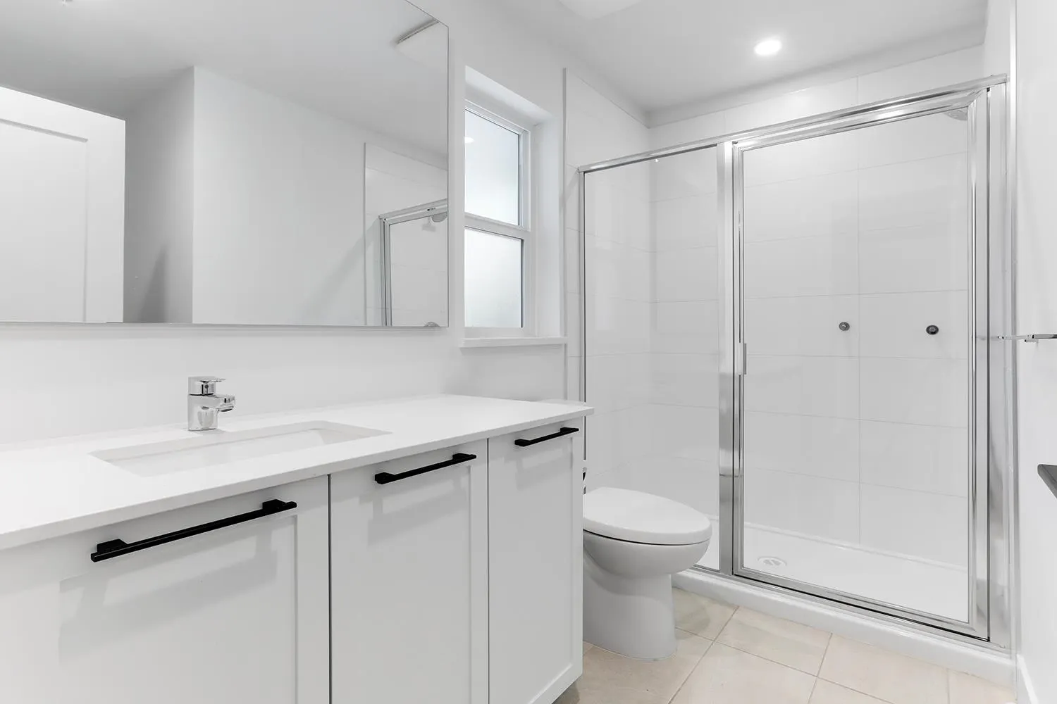 120 4638 Orca Way