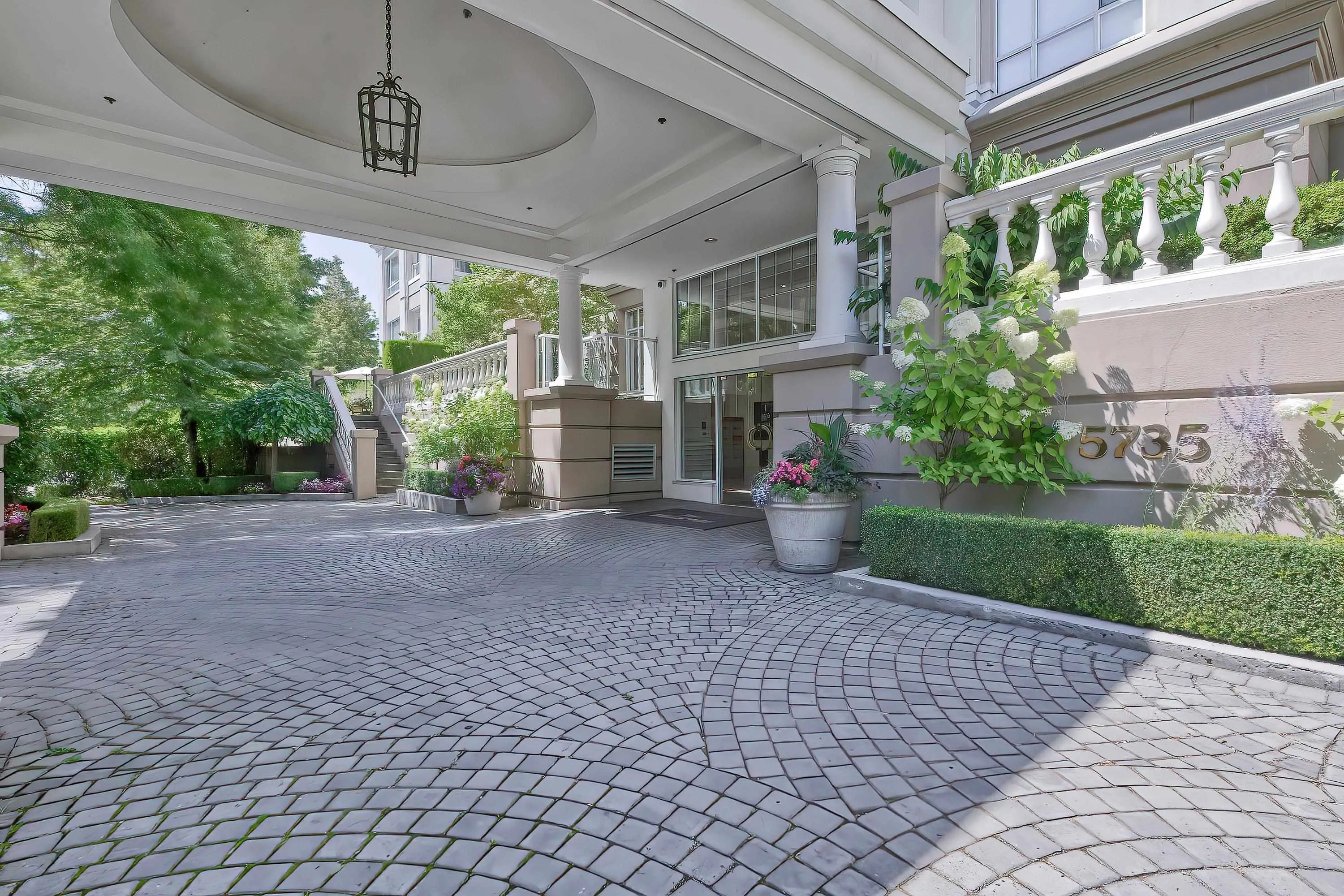 234 5735 Hampton Place