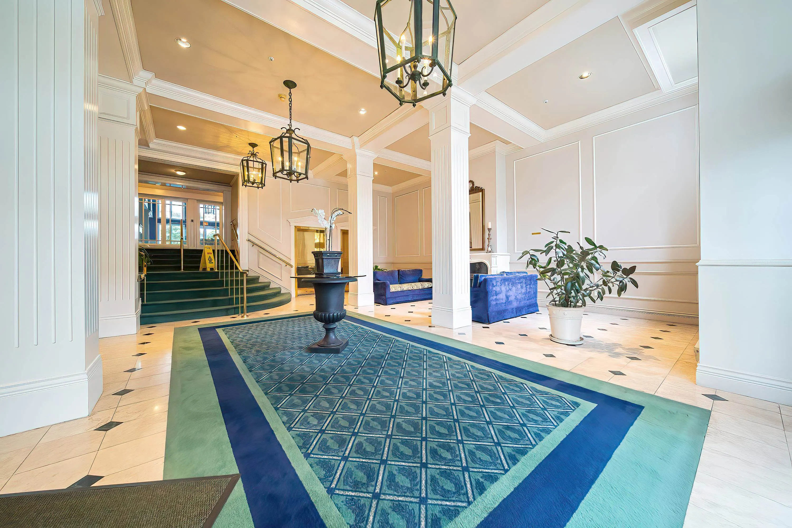 234 5735 Hampton Place
