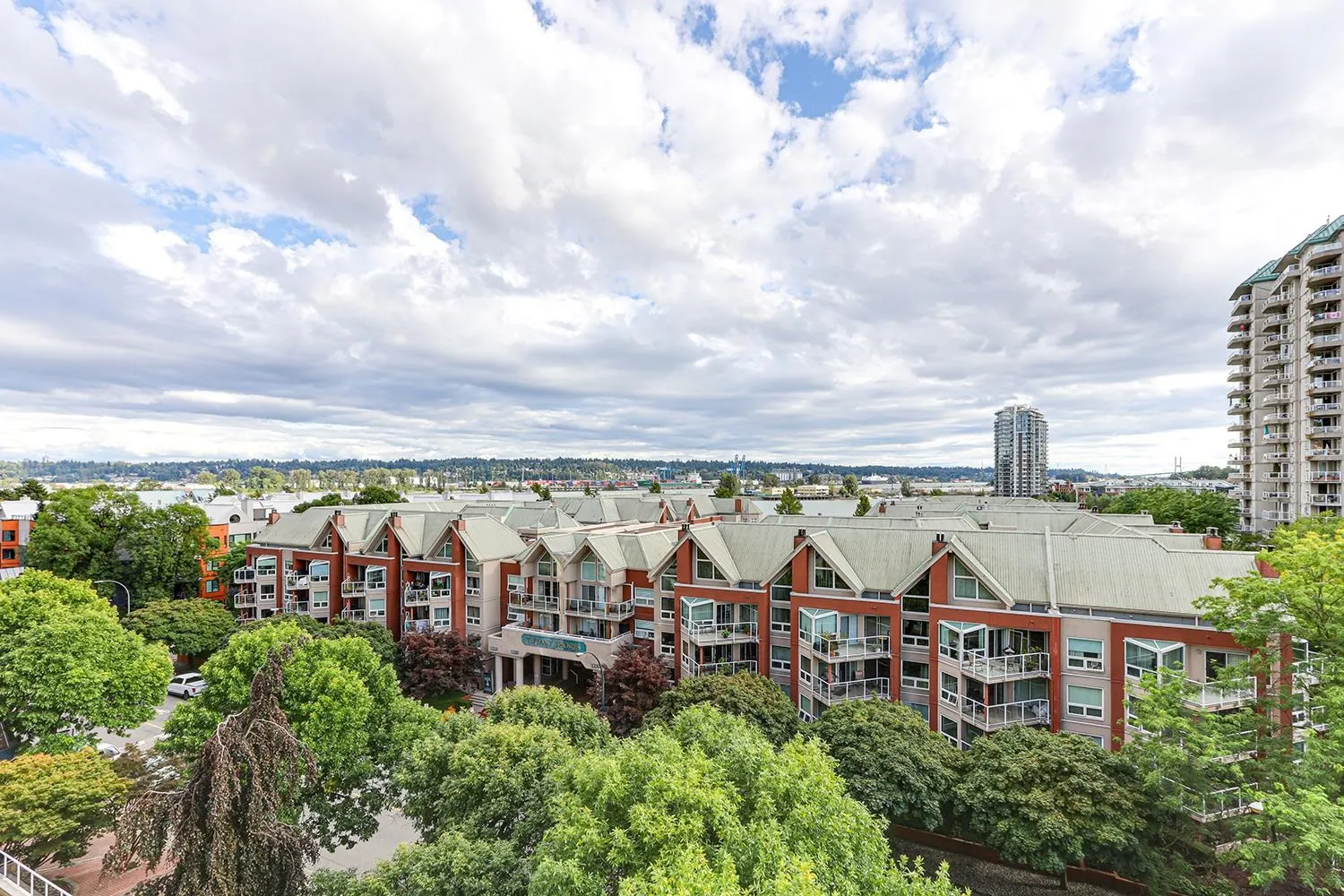 806 1245 Quayside Drive