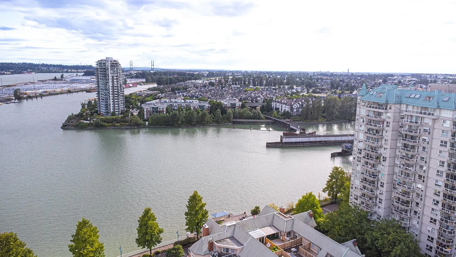 806 1245 Quayside Drive