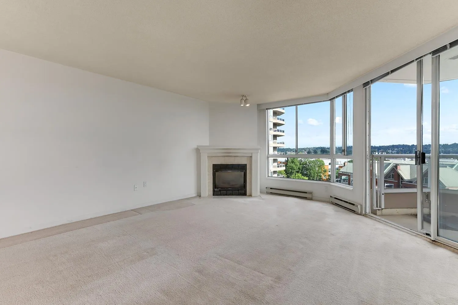 806 1245 Quayside Drive