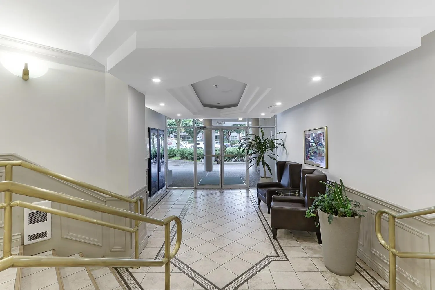 806 1245 Quayside Drive