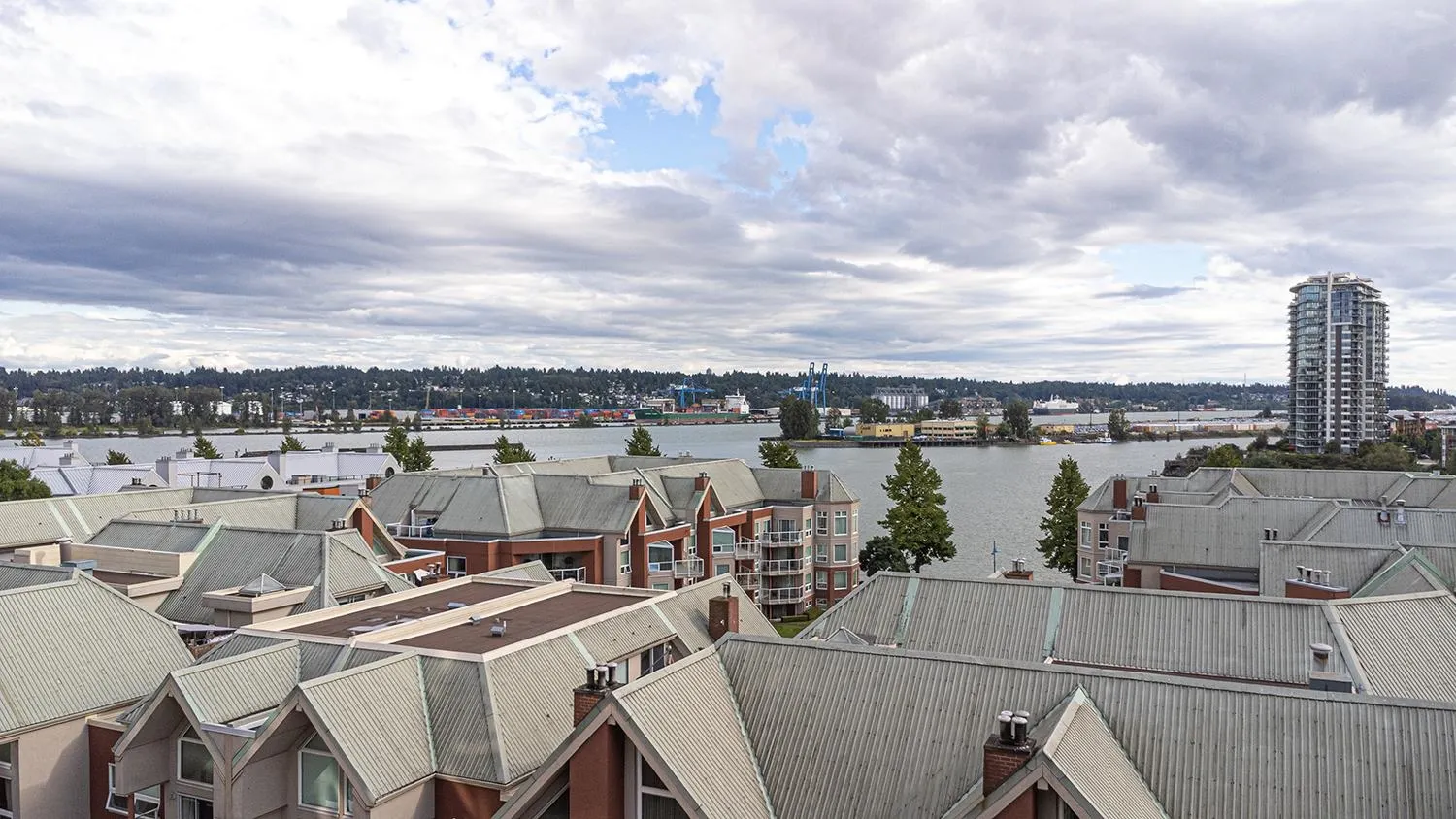 806 1245 Quayside Drive