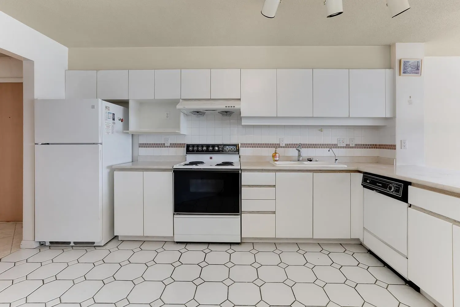 806 1245 Quayside Drive