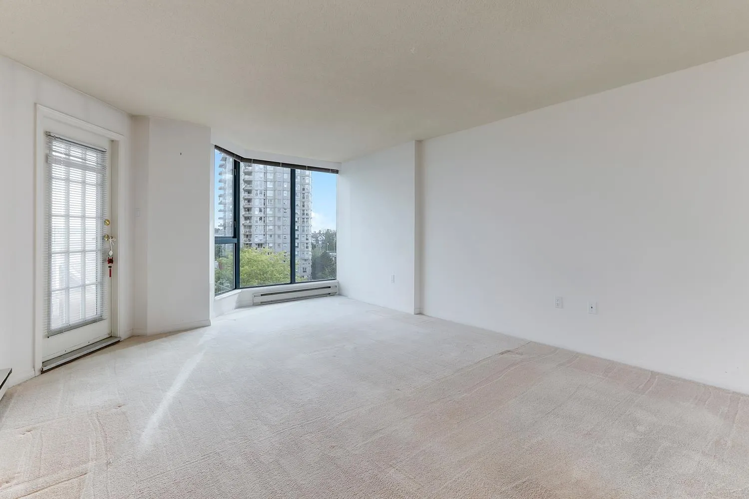 806 1245 Quayside Drive