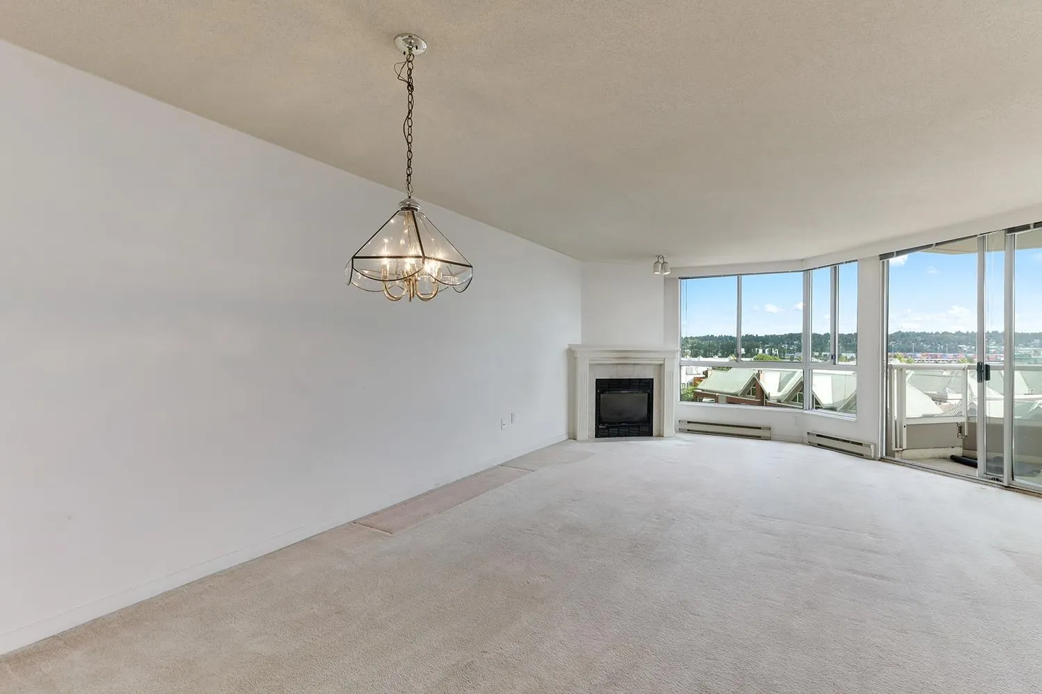 806 1245 Quayside Drive