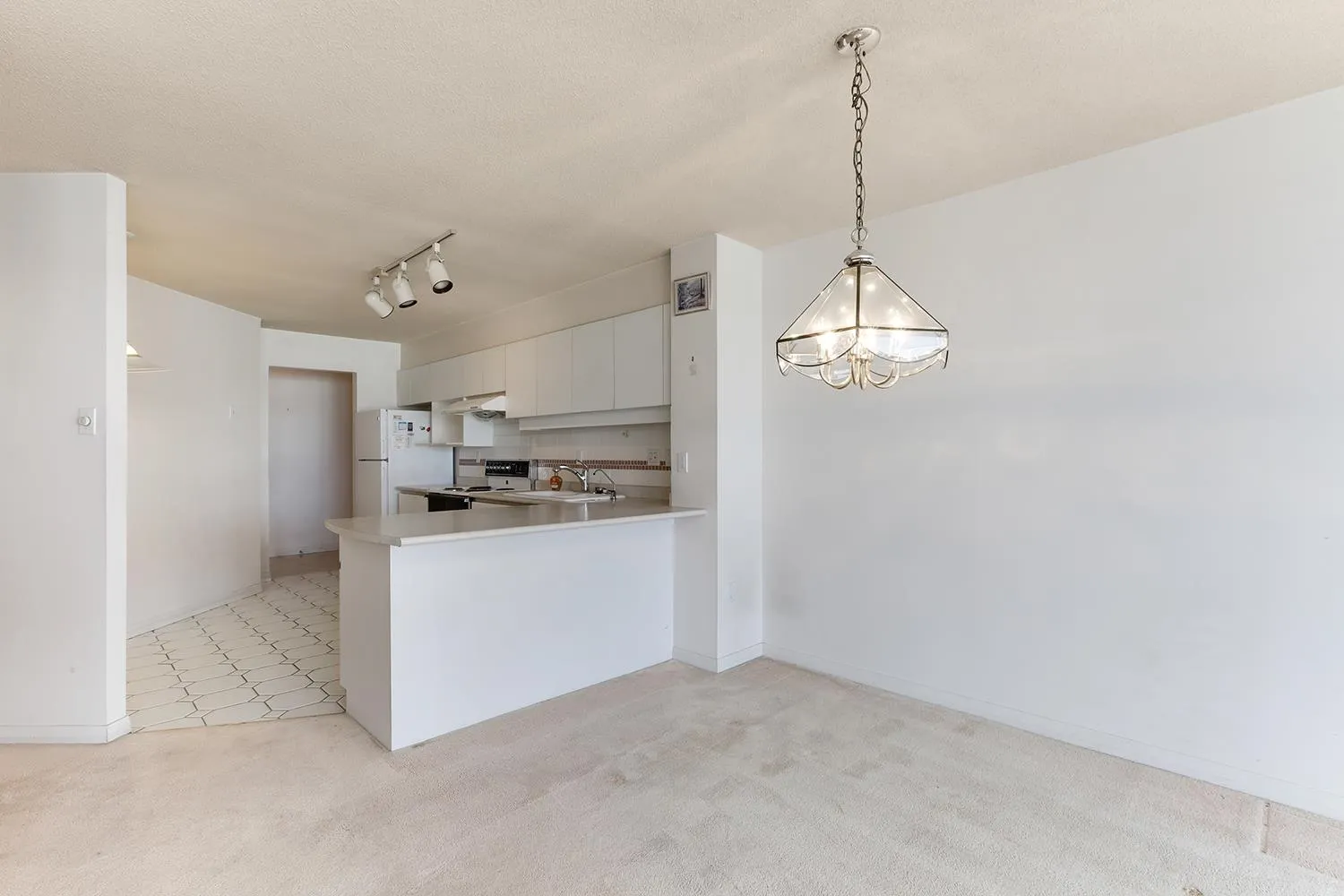 806 1245 Quayside Drive