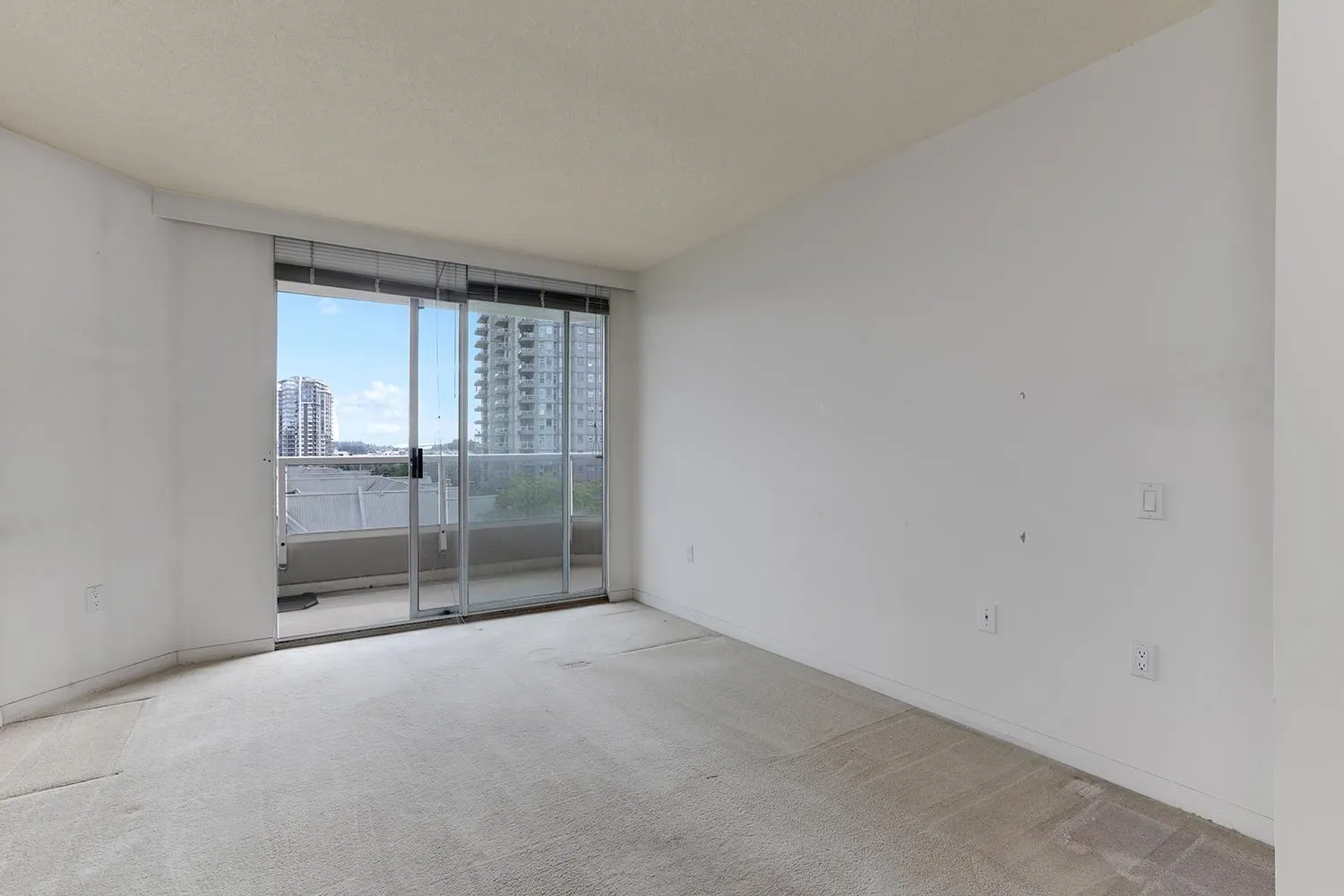 806 1245 Quayside Drive