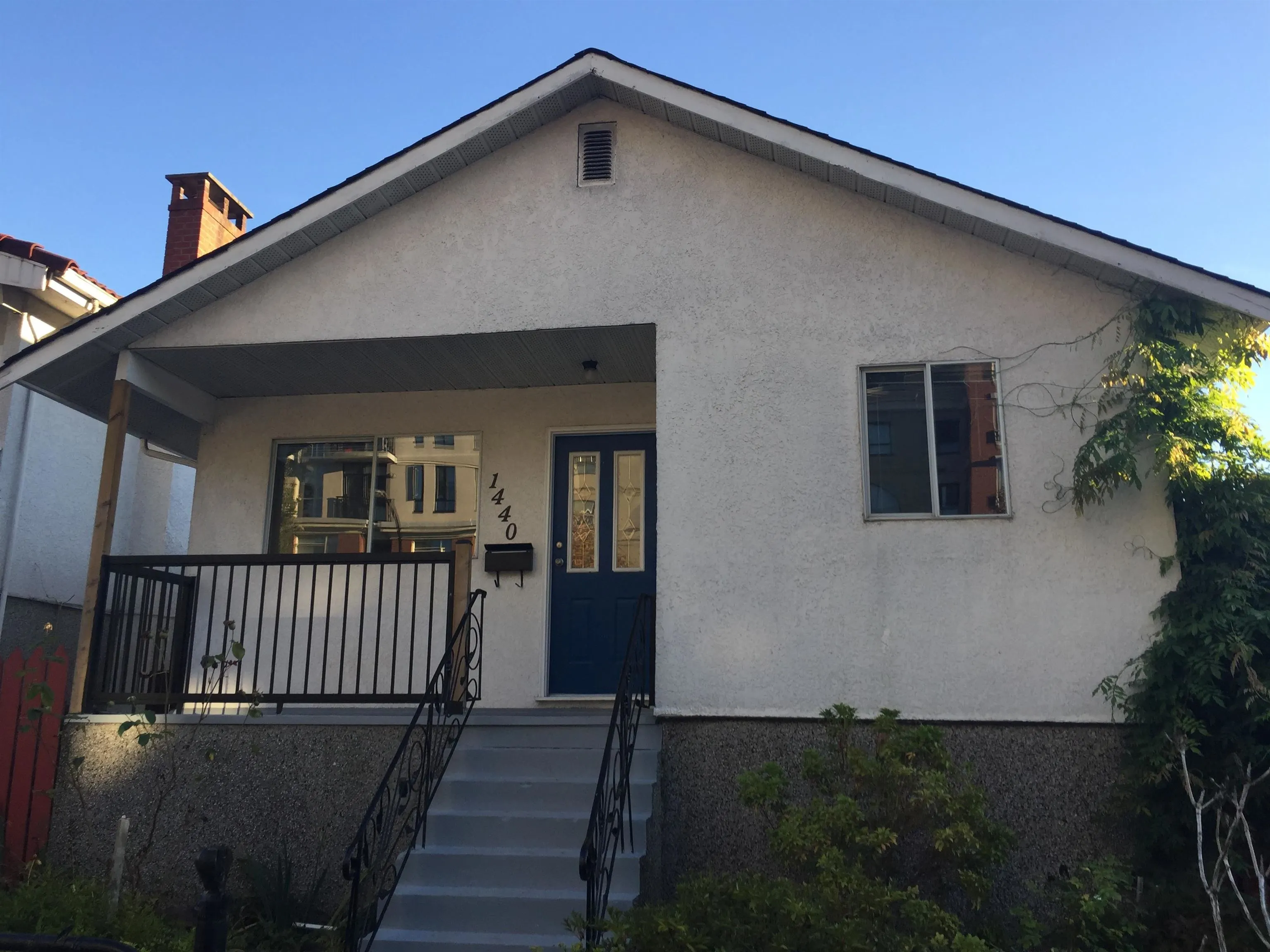 1440 E King Edward Avenue