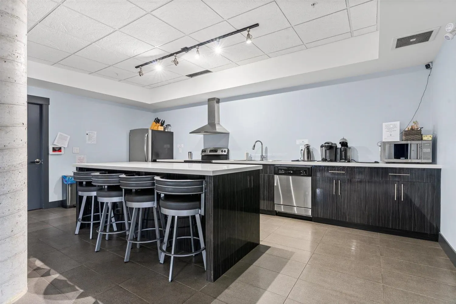 211 2242 Whatcom Road