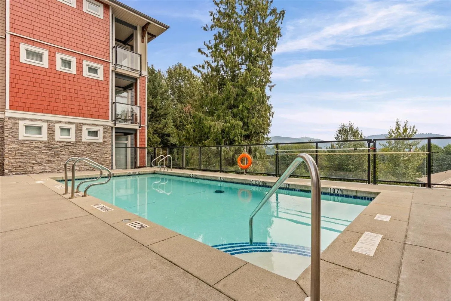 211 2242 Whatcom Road