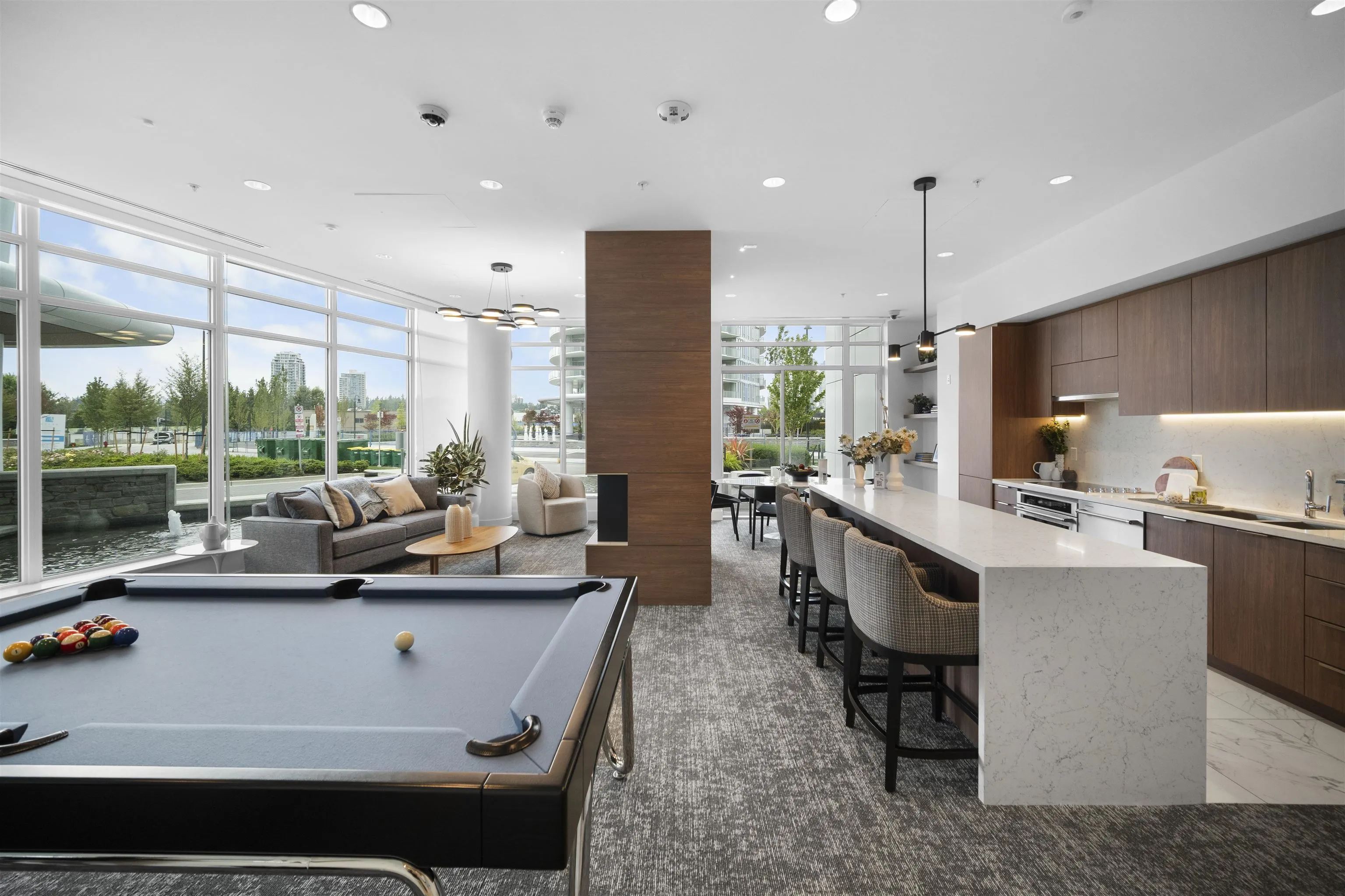 2107 7769 Park Crescent
