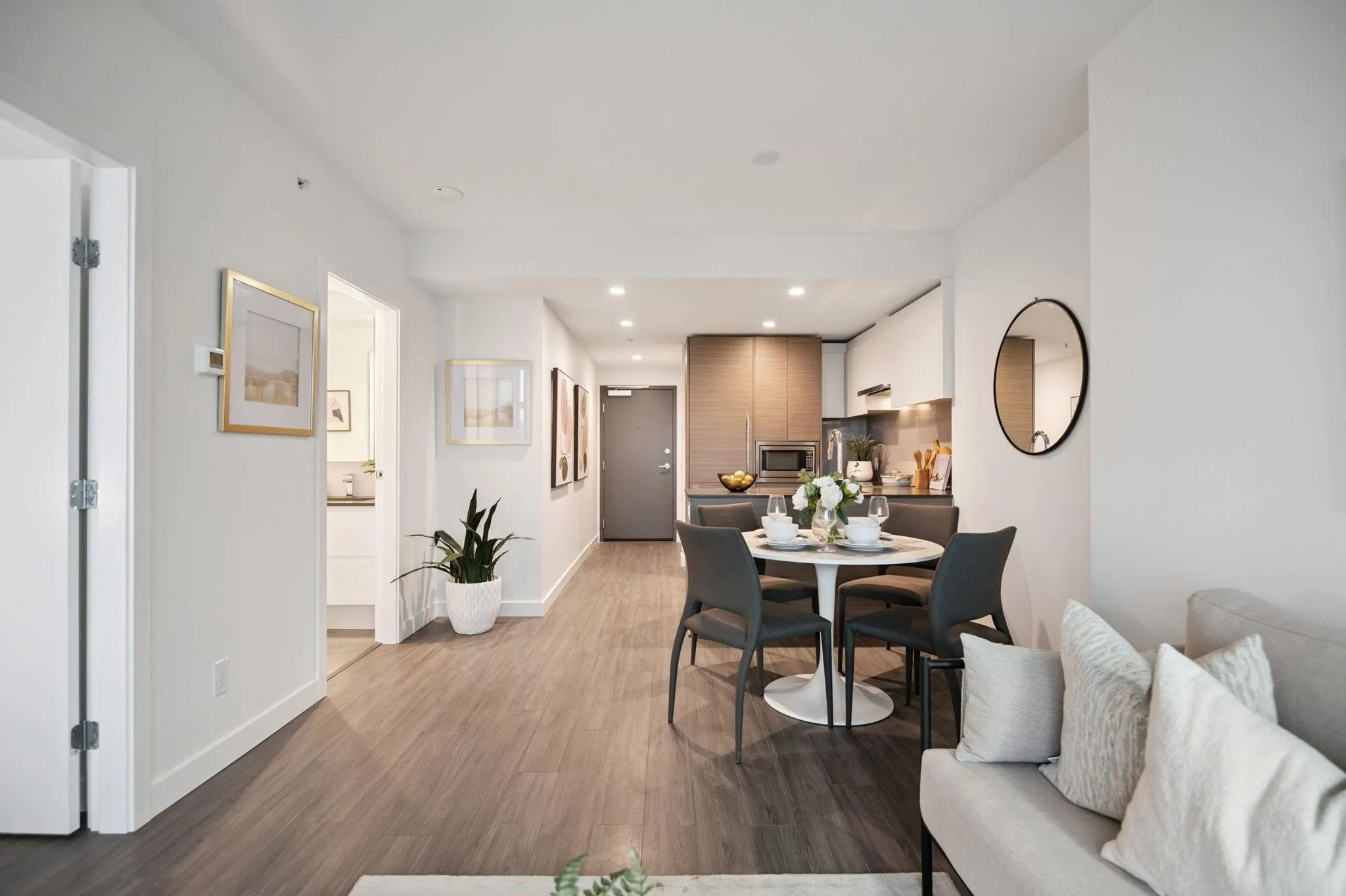 402 13615 Fraser Highway