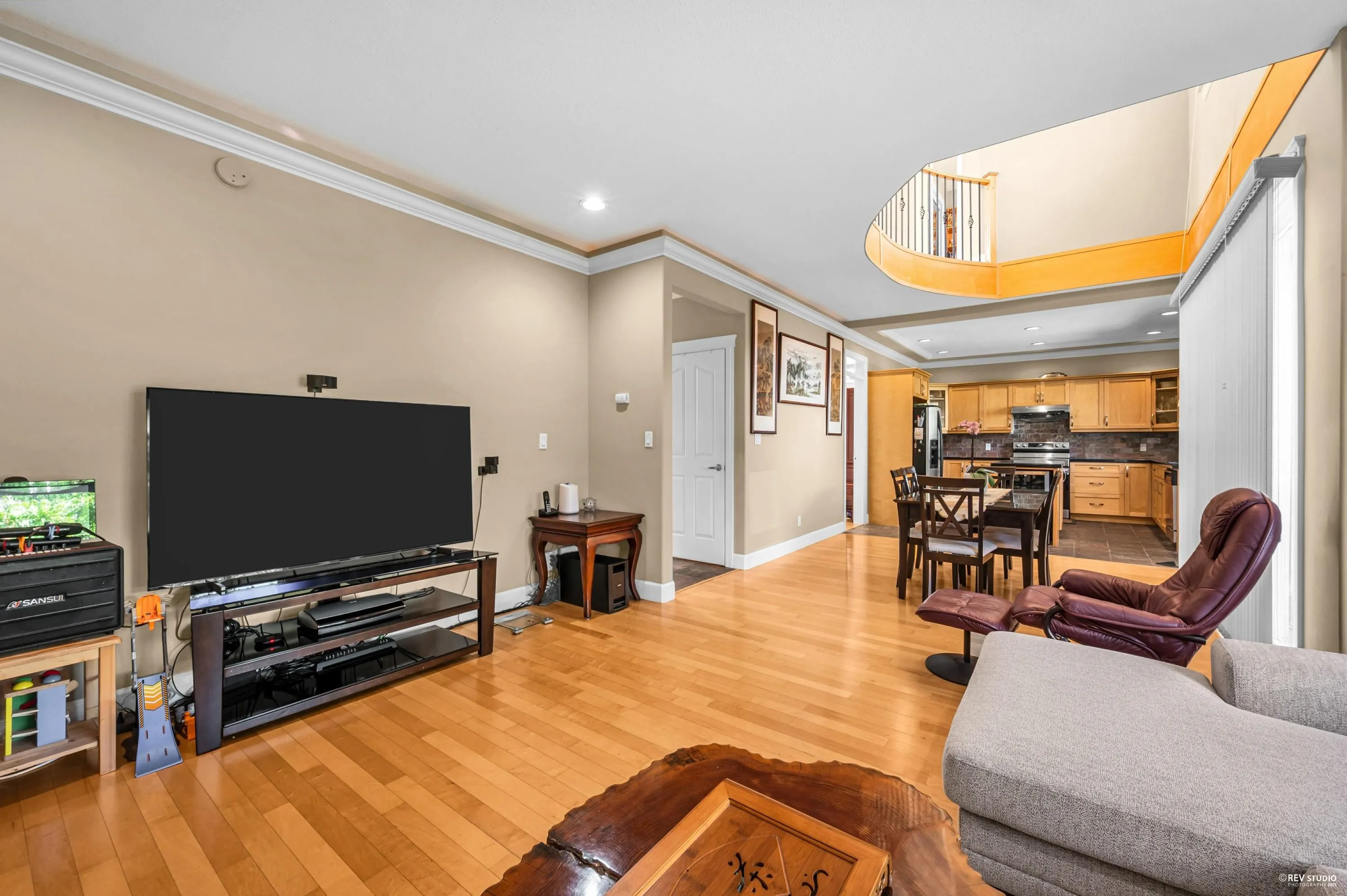 648 E 3rd Street