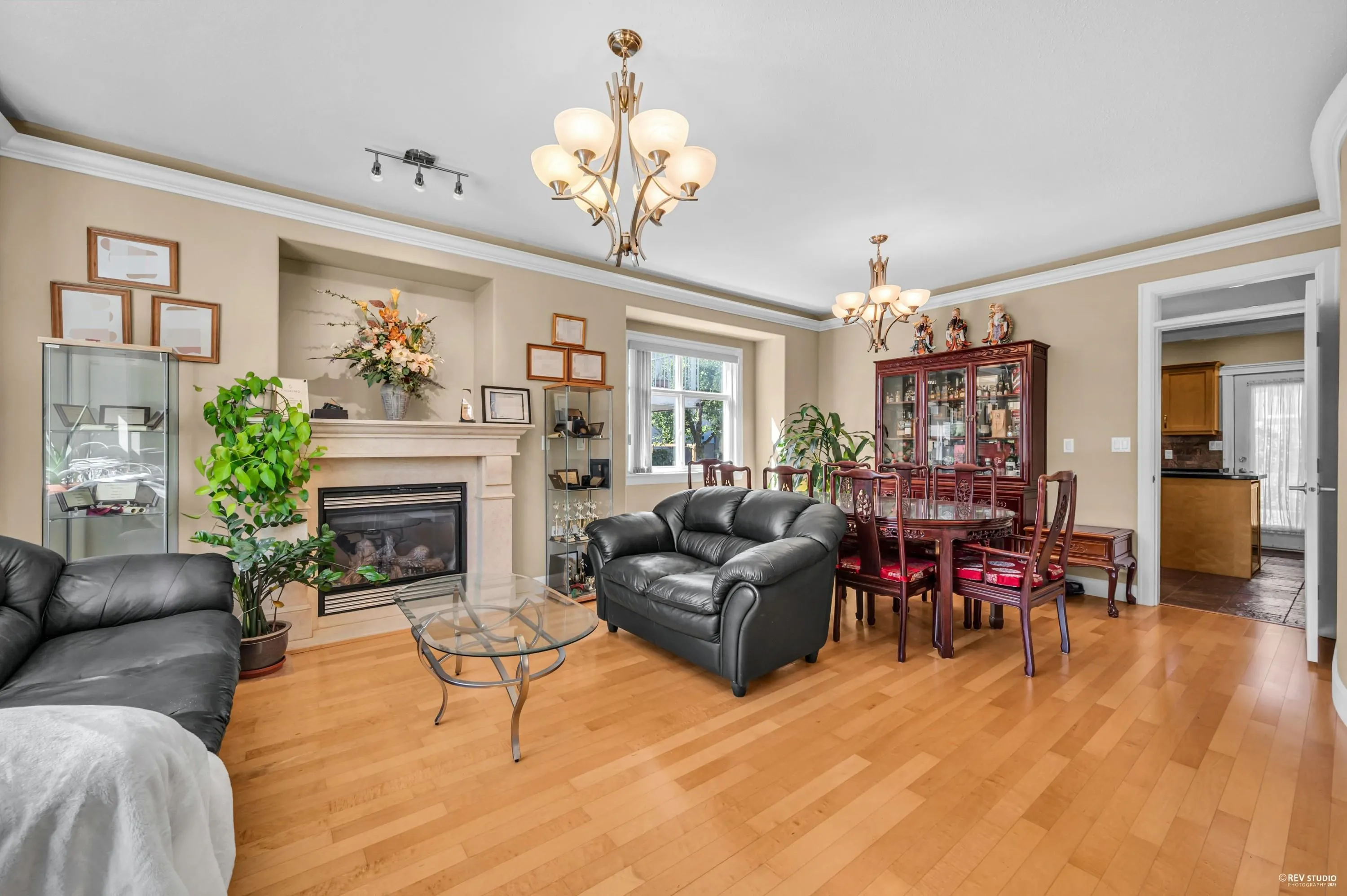 648 E 3rd Street