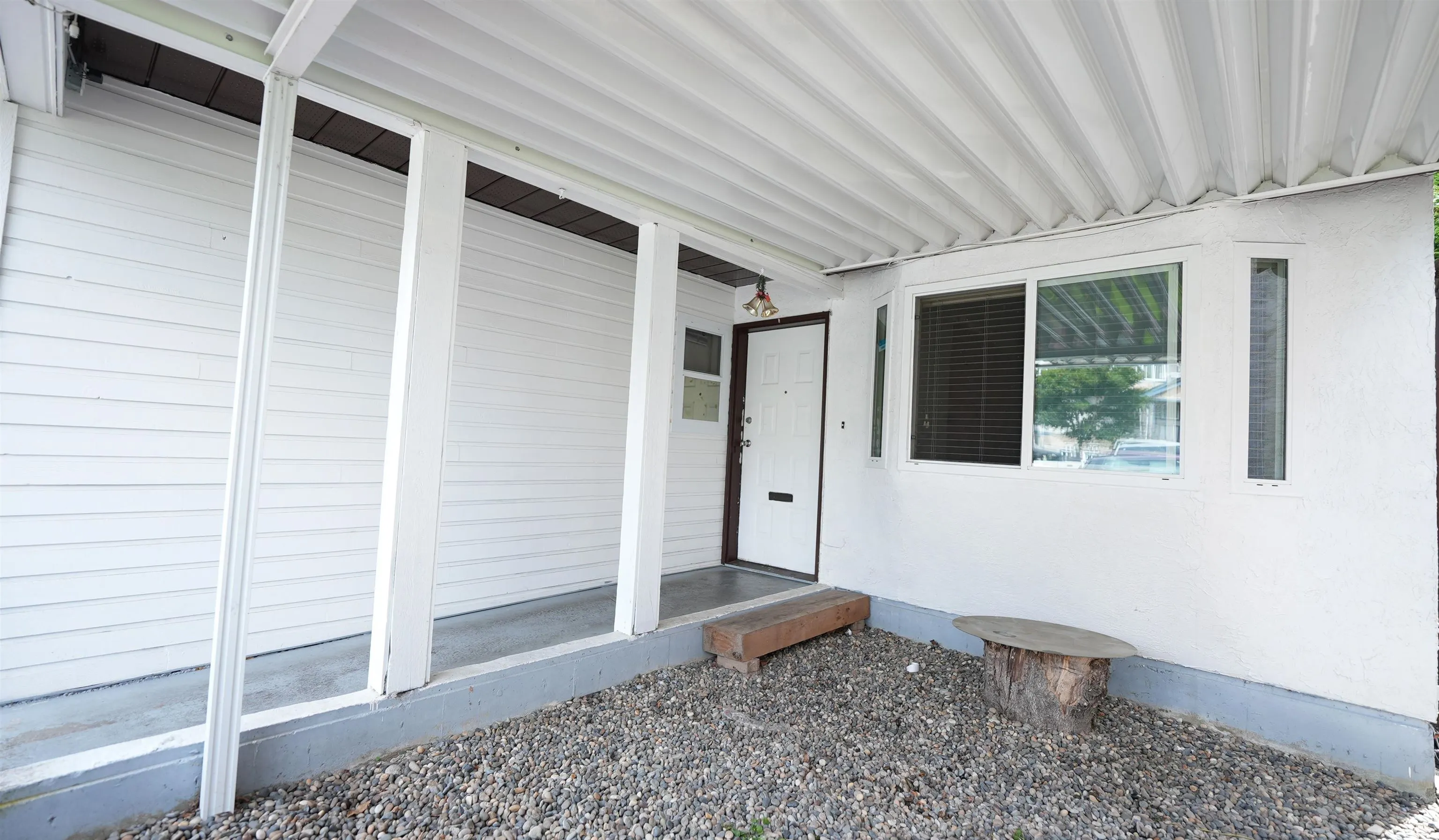 13902 Laurel Drive