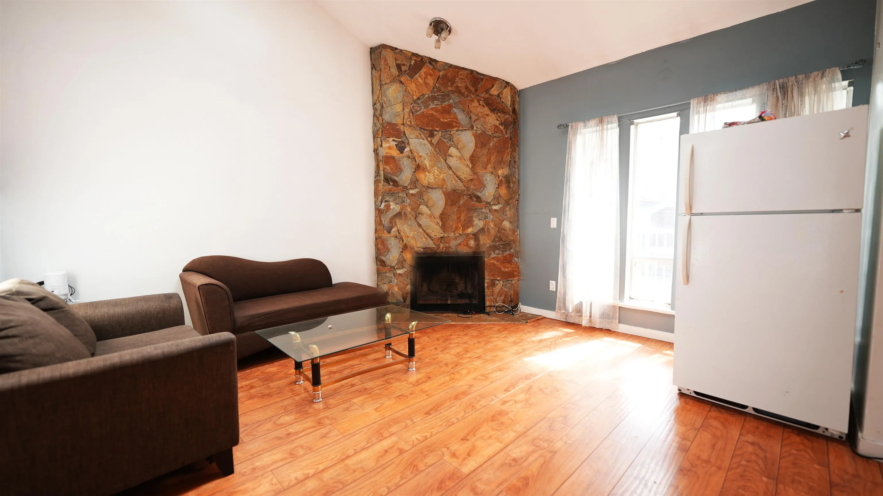 13902 Laurel Drive