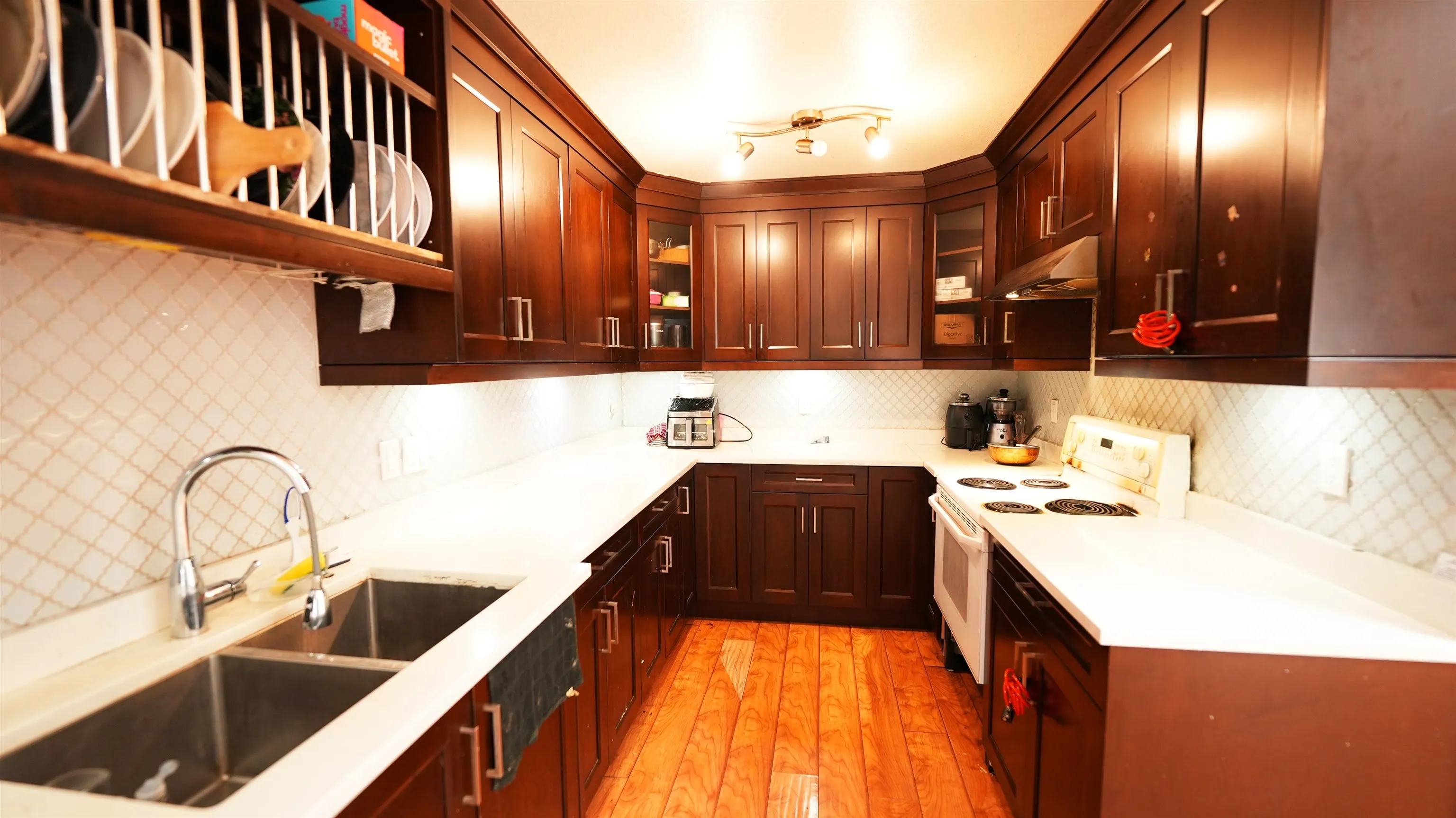 13902 Laurel Drive
