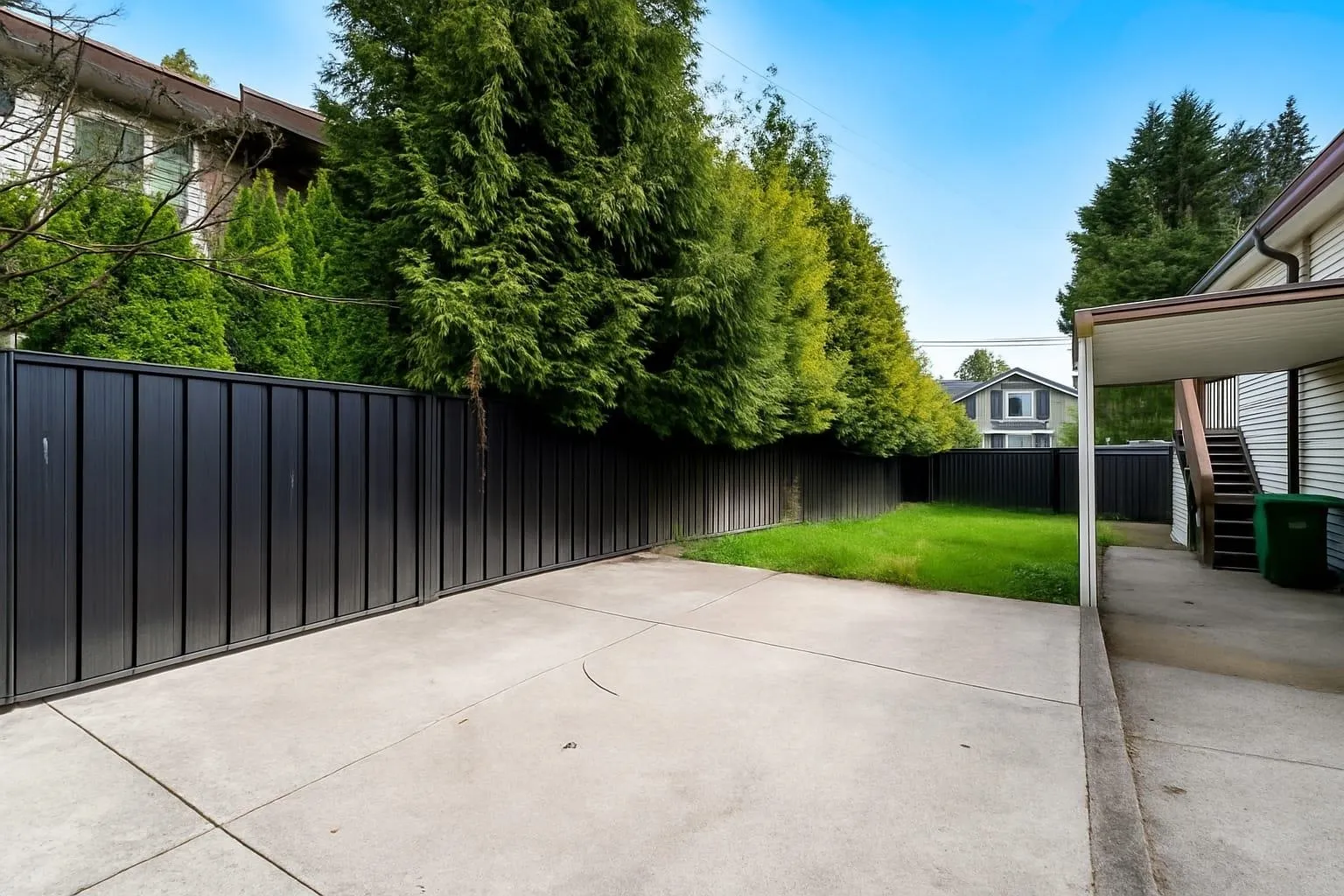 996 Duthie Avenue