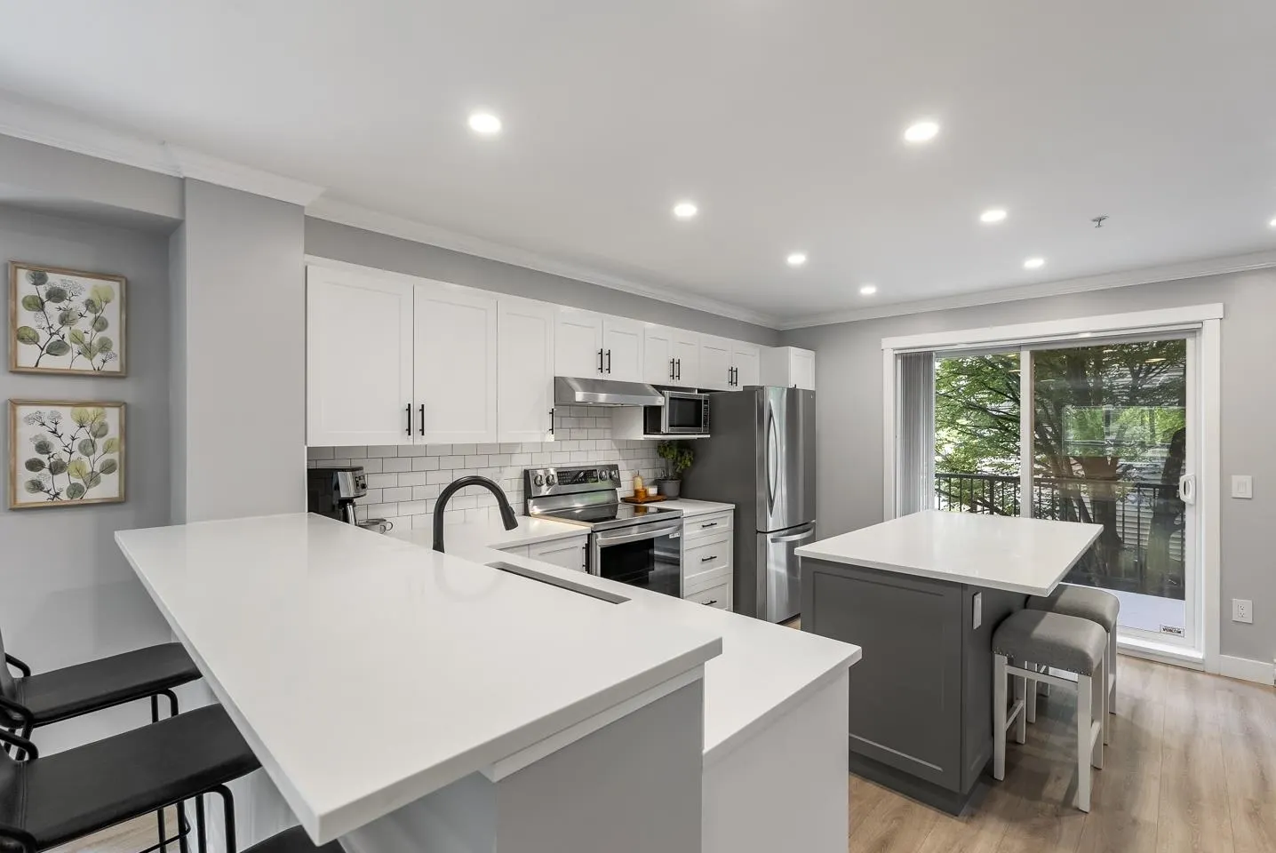76 6747 203 Street Street