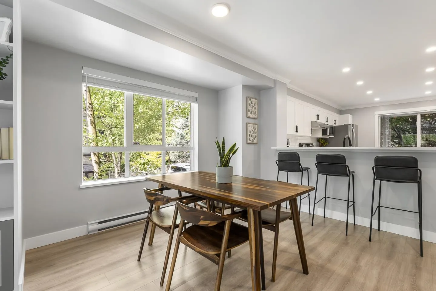 76 6747 203 Street Street