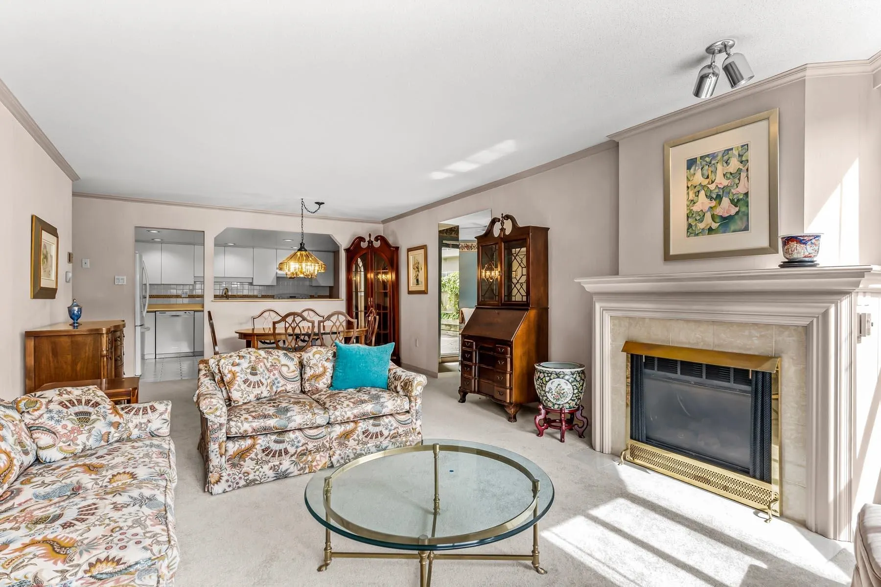305 1235 Quayside Drive
