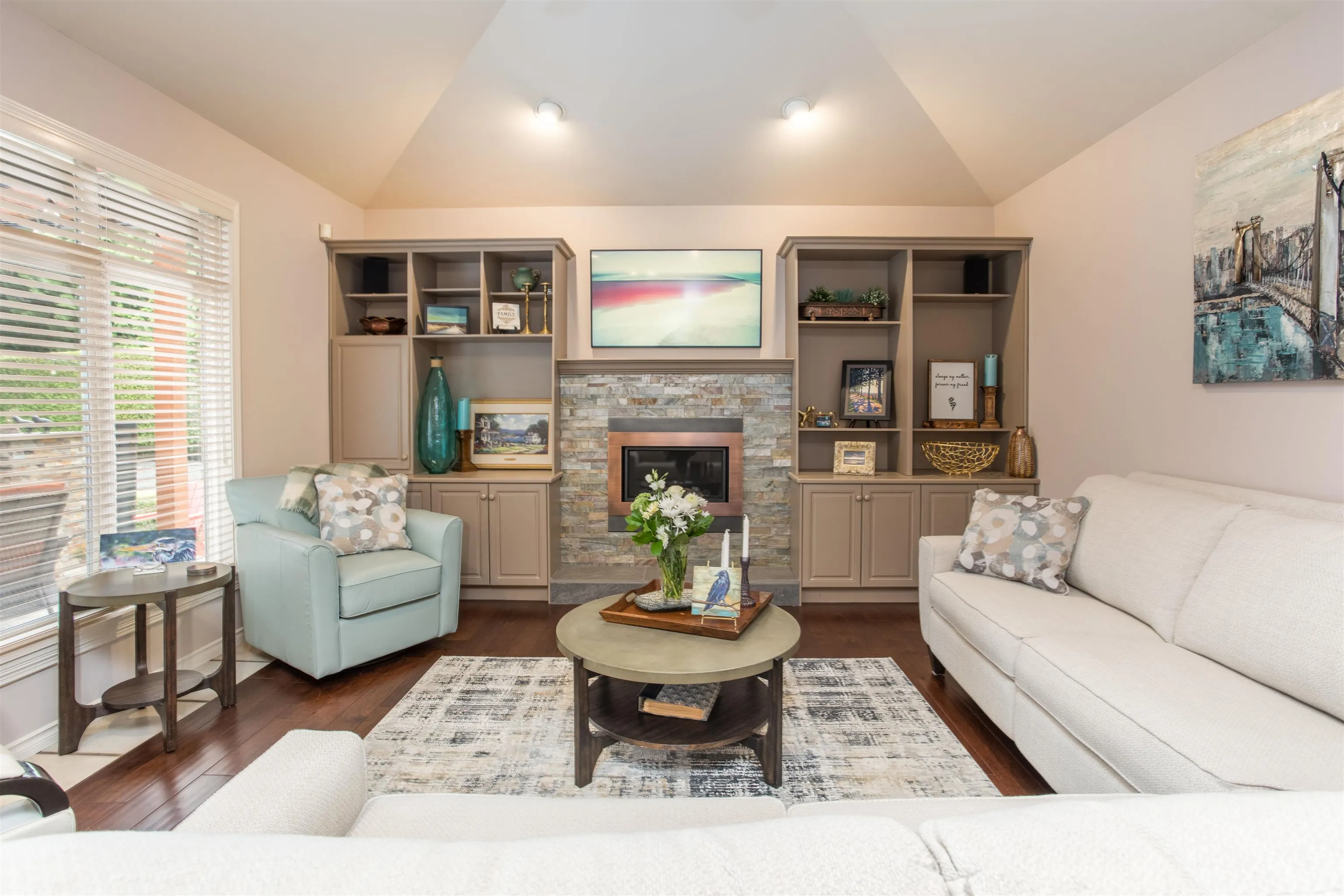5793 E Kettle Crescent