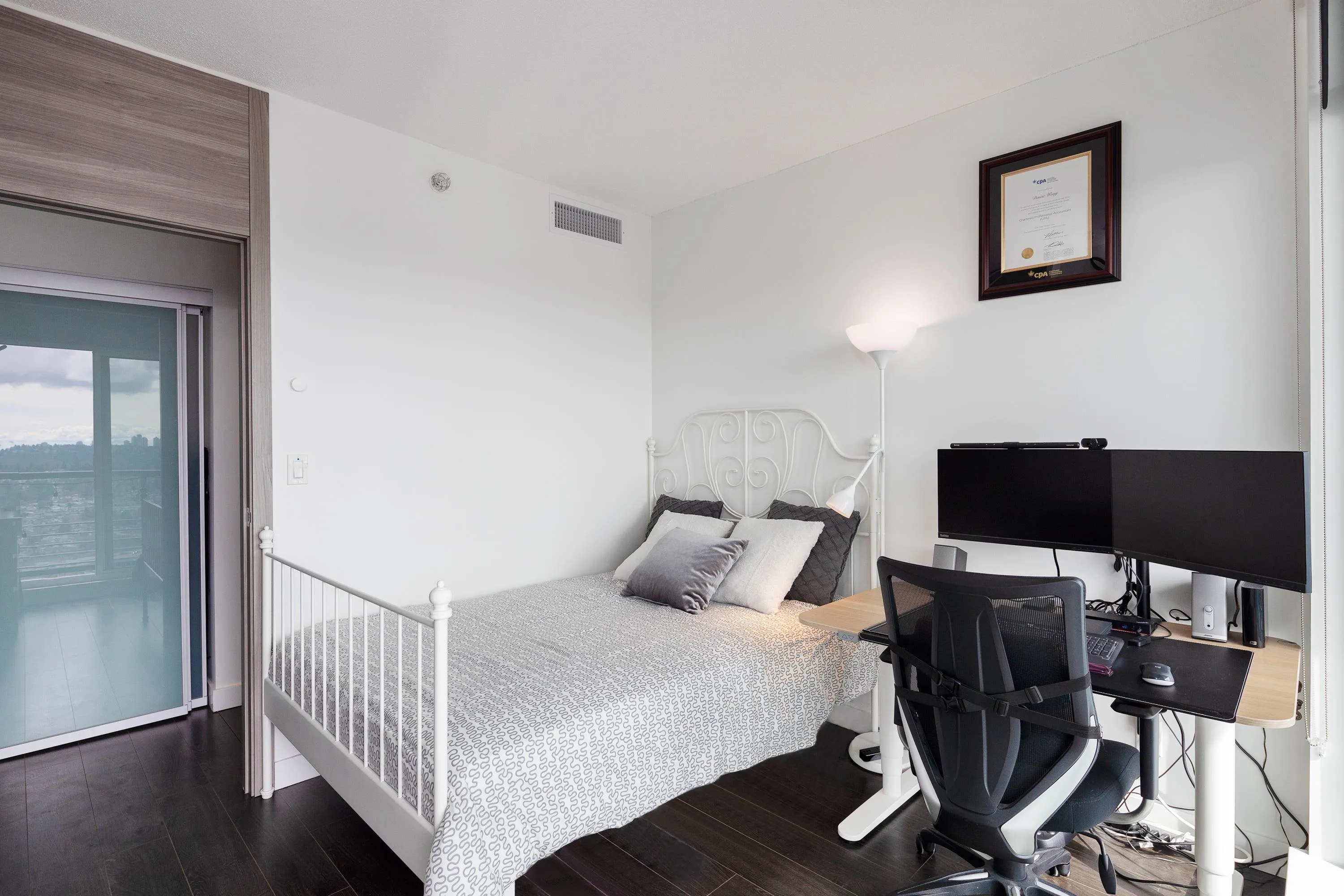 3508 4720 Lougheed Highway